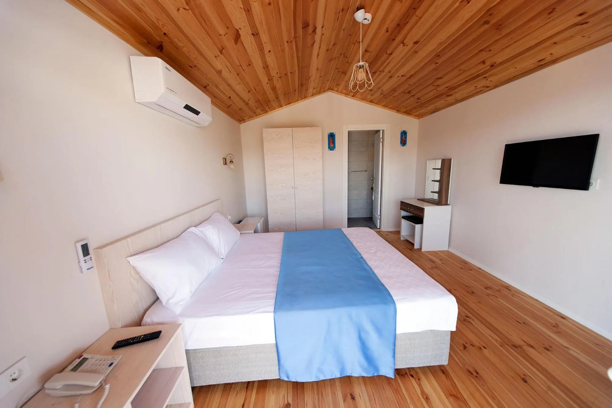 Bed in Metins Gümüşlük