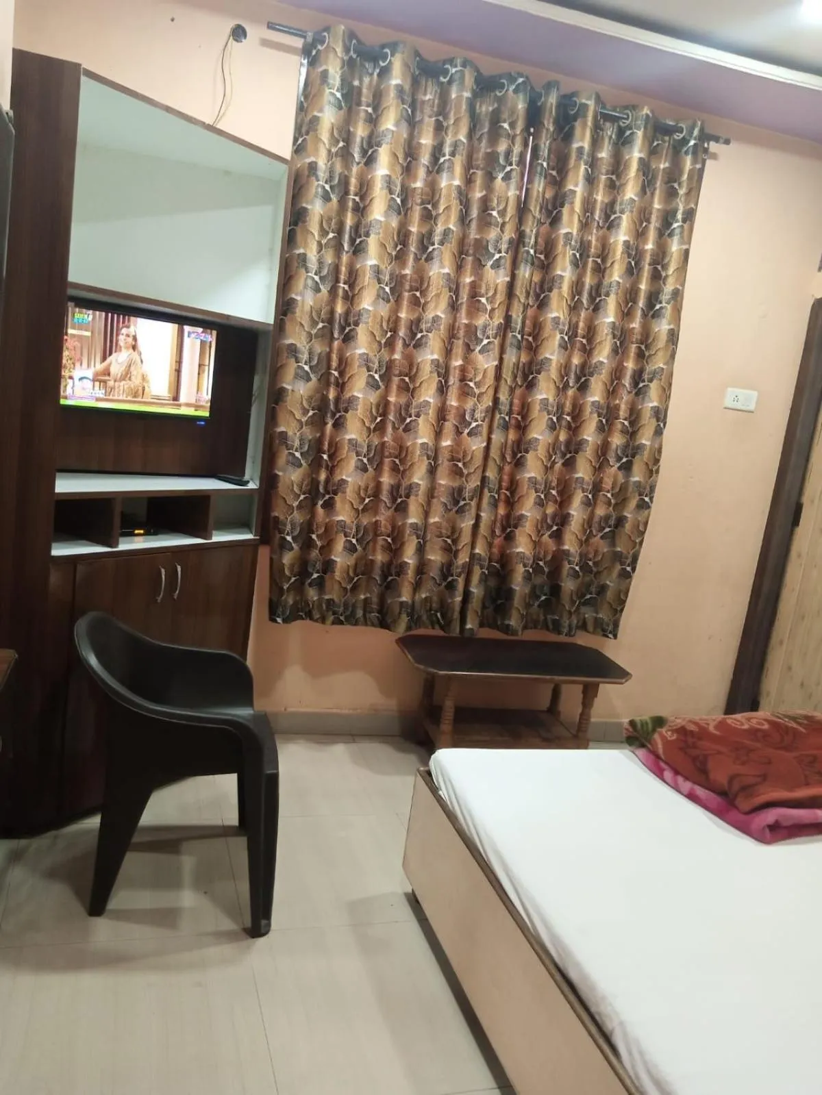 Bed in Hotel Thakur Ji