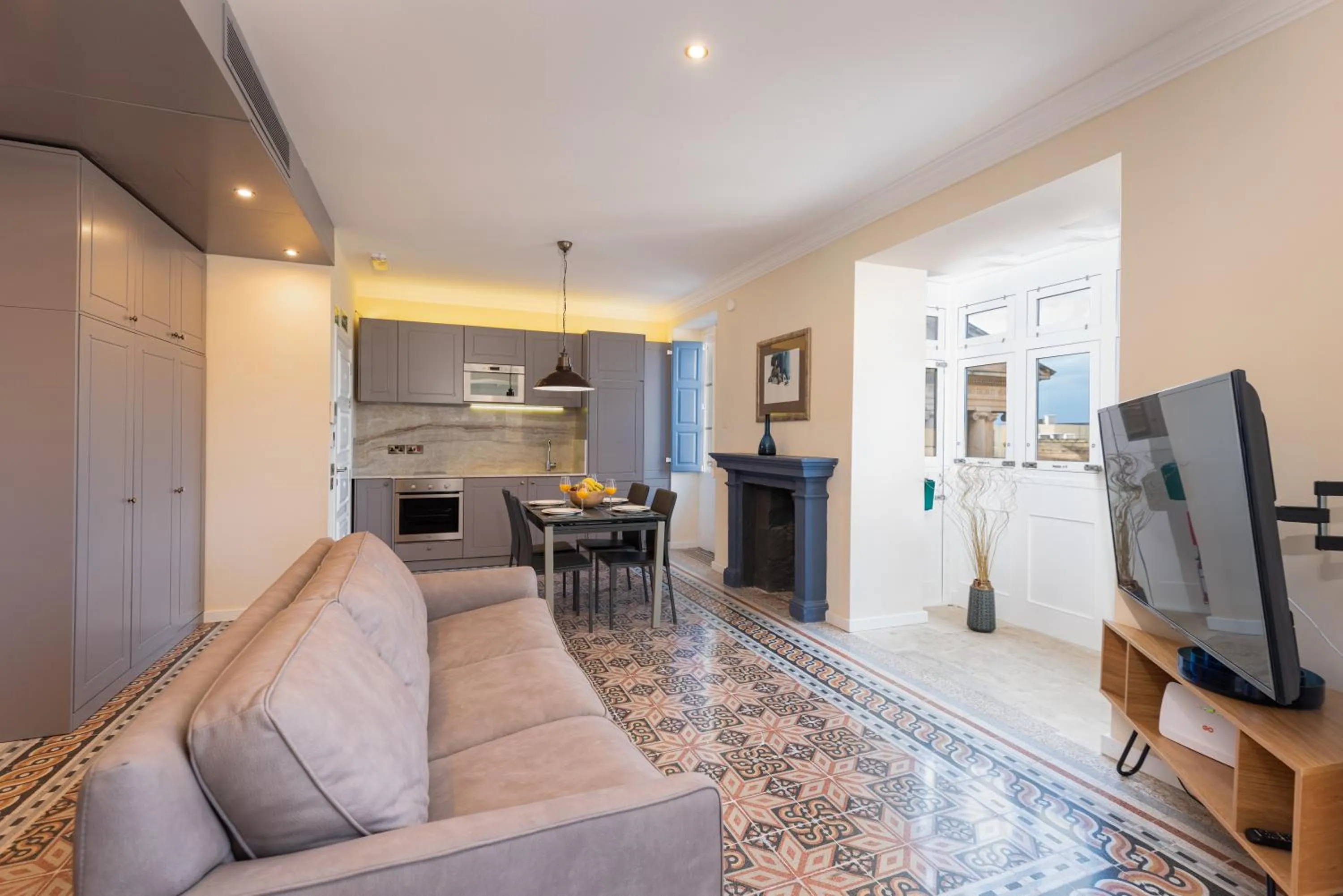 TV and multimedia in Independence MALTA APARTMENTS