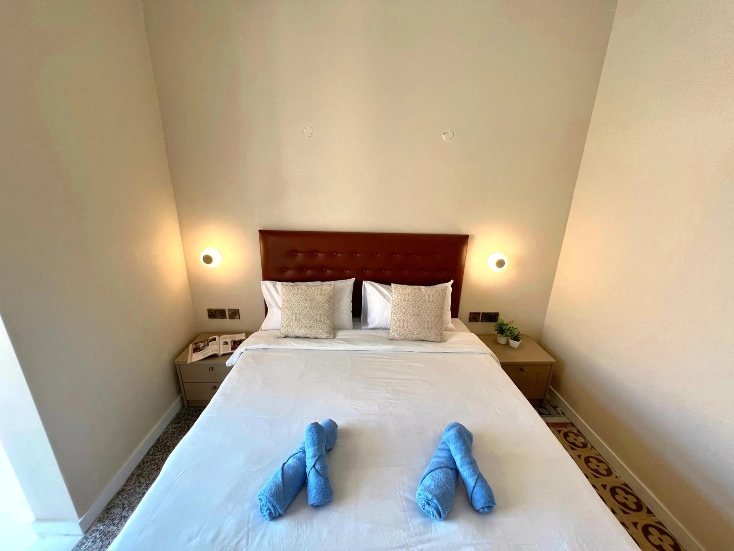 Bedroom, Bed in Independence MALTA APARTMENTS