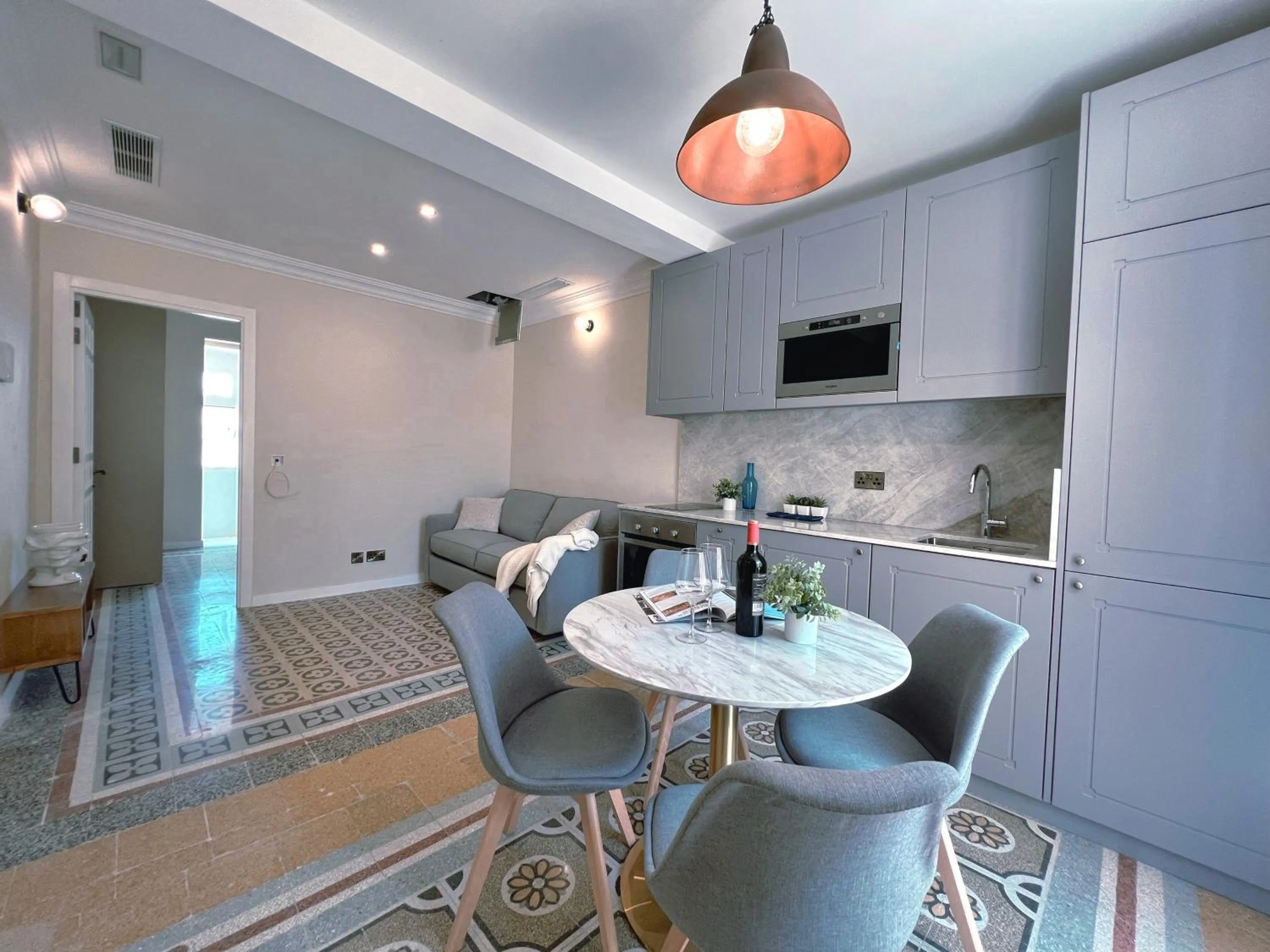 Dining area in Independence MALTA APARTMENTS