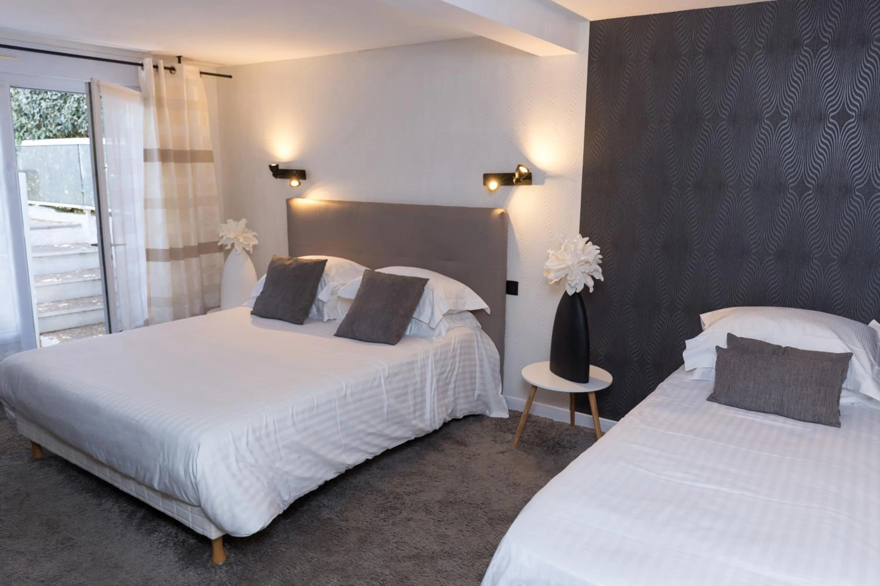 Bedroom, Bed in Hôtel Le Lichen De La Mer