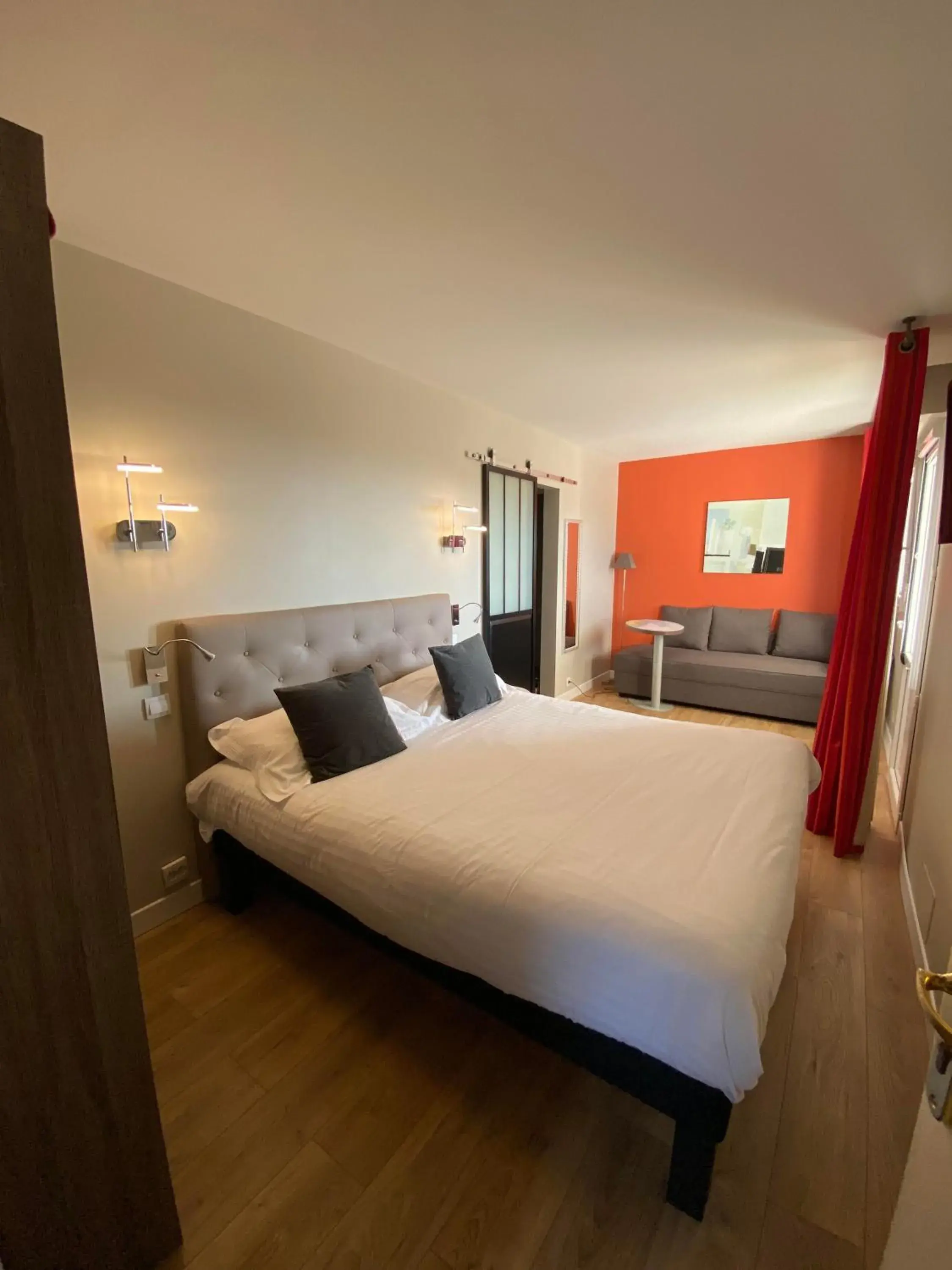 Garden Double Room with Sea View in Hôtel Le Lichen De La Mer Garden Double Room with Sea View in Hôtel Le Lichen De La Mer