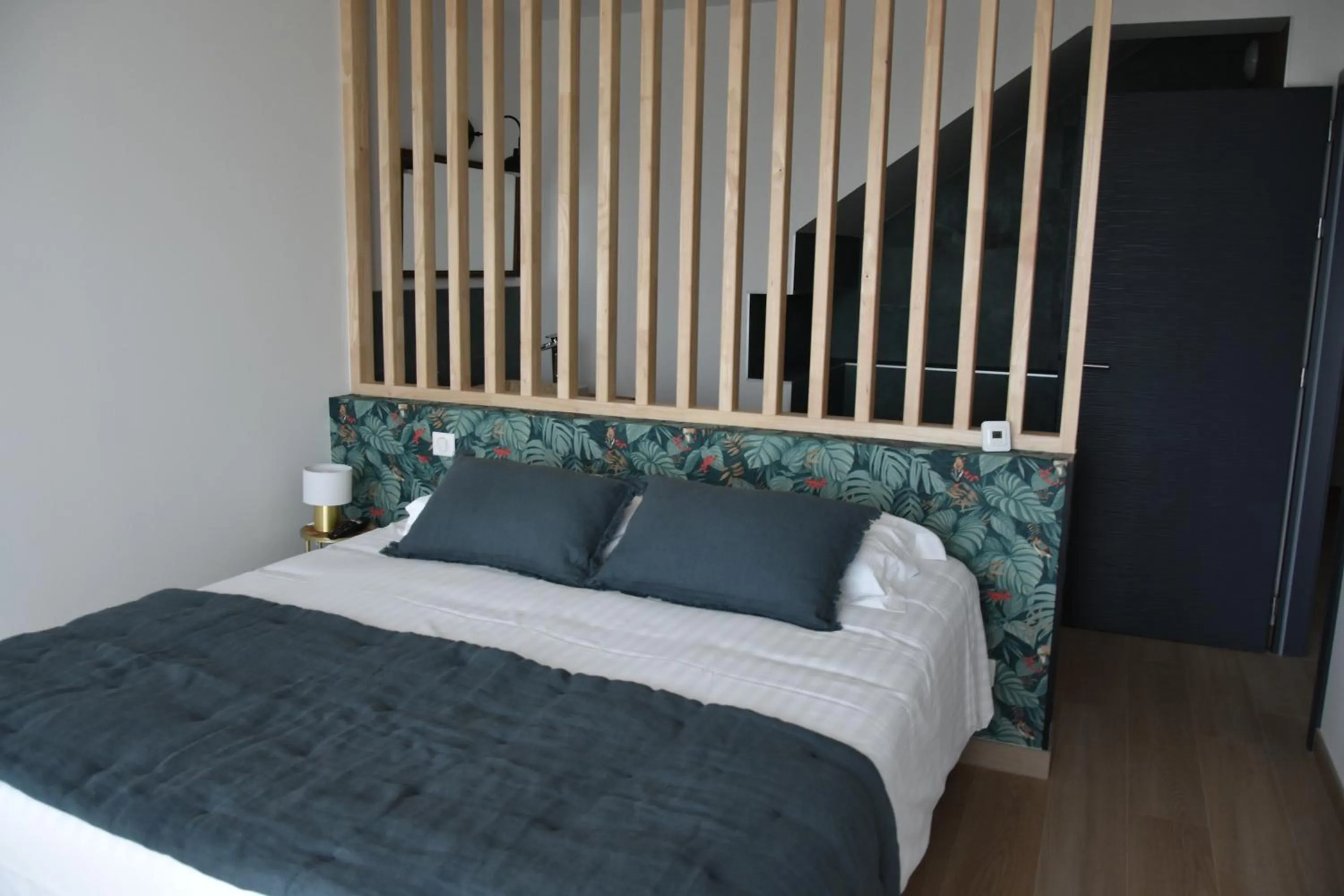 Bedroom, Bed in Hôtel Le Lichen De La Mer