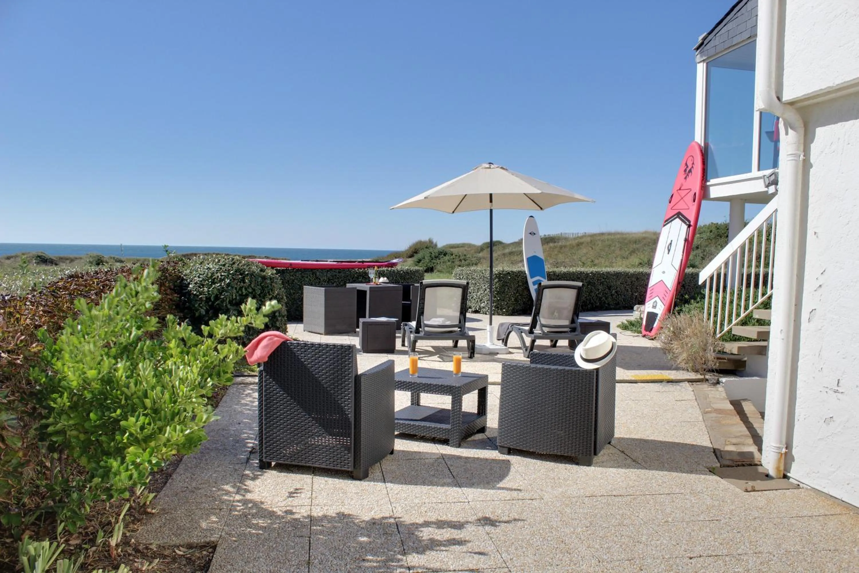 Patio in Hôtel Le Lichen De La Mer