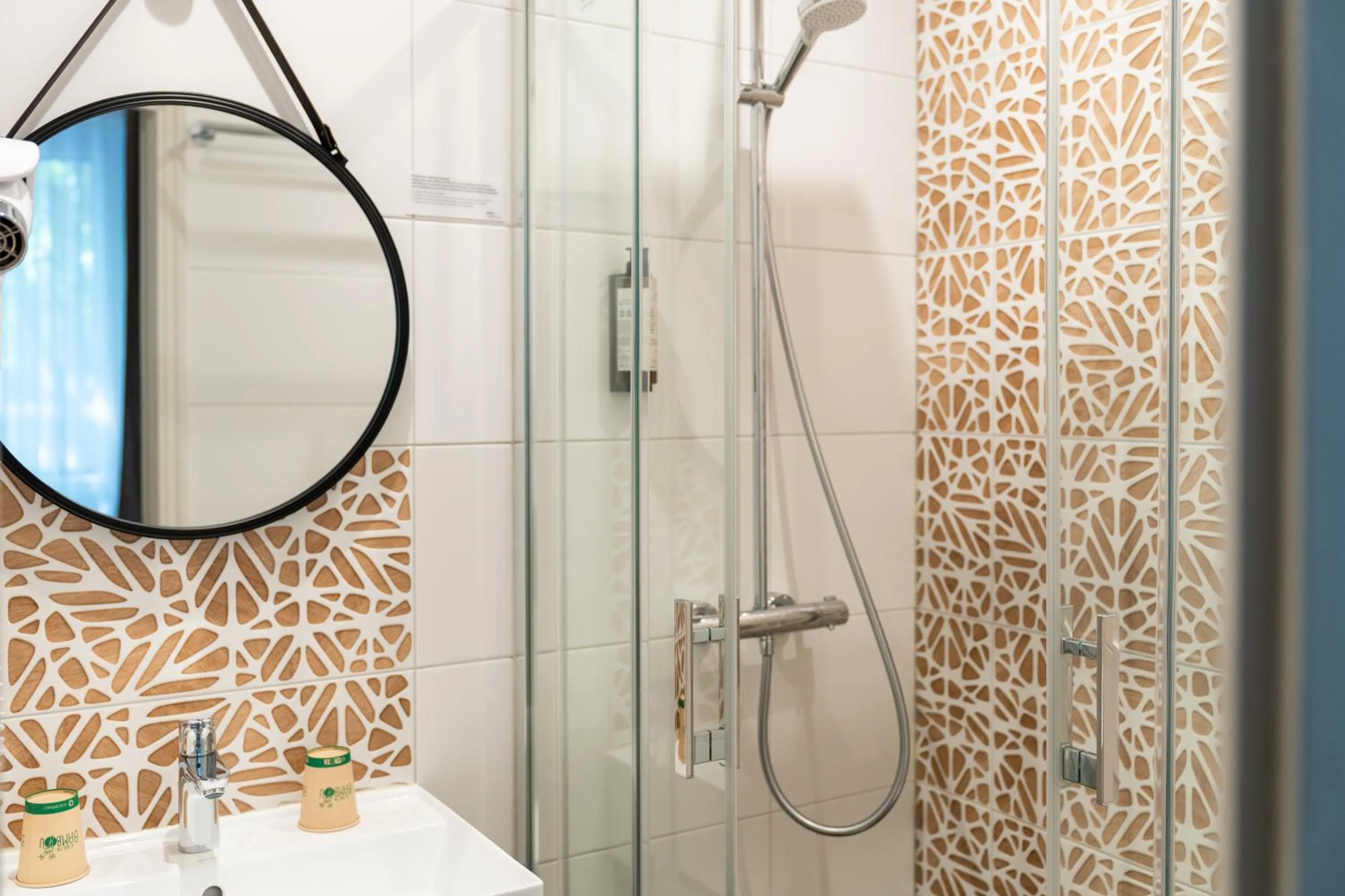 Shower in The Originals City, Hôtel Les Océanes, Lorient