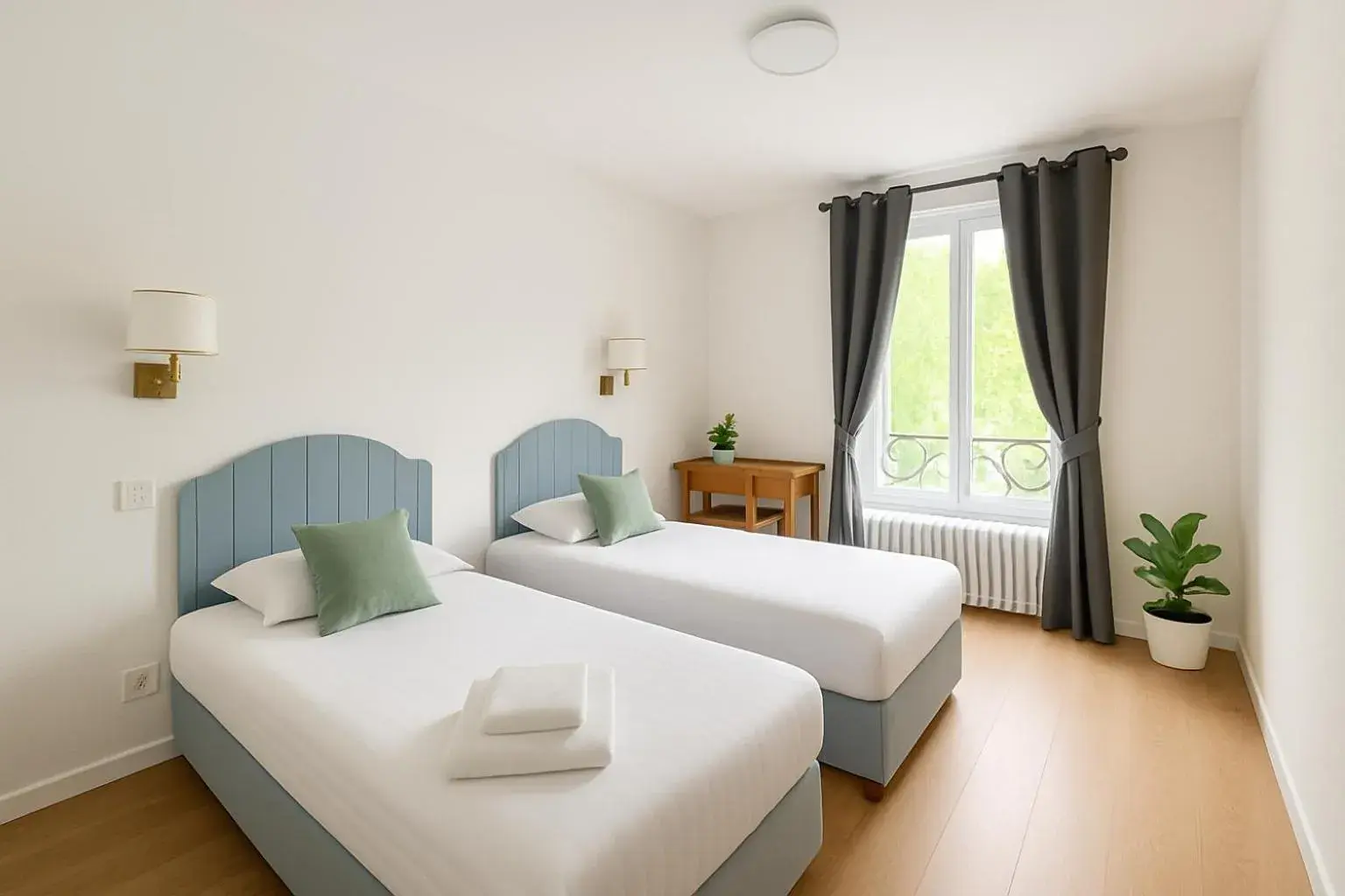 Twin Room in Logis Hôtel du Cirque Troyes centre historique Twin Room in Logis Hôtel du Cirque Troyes centre historique