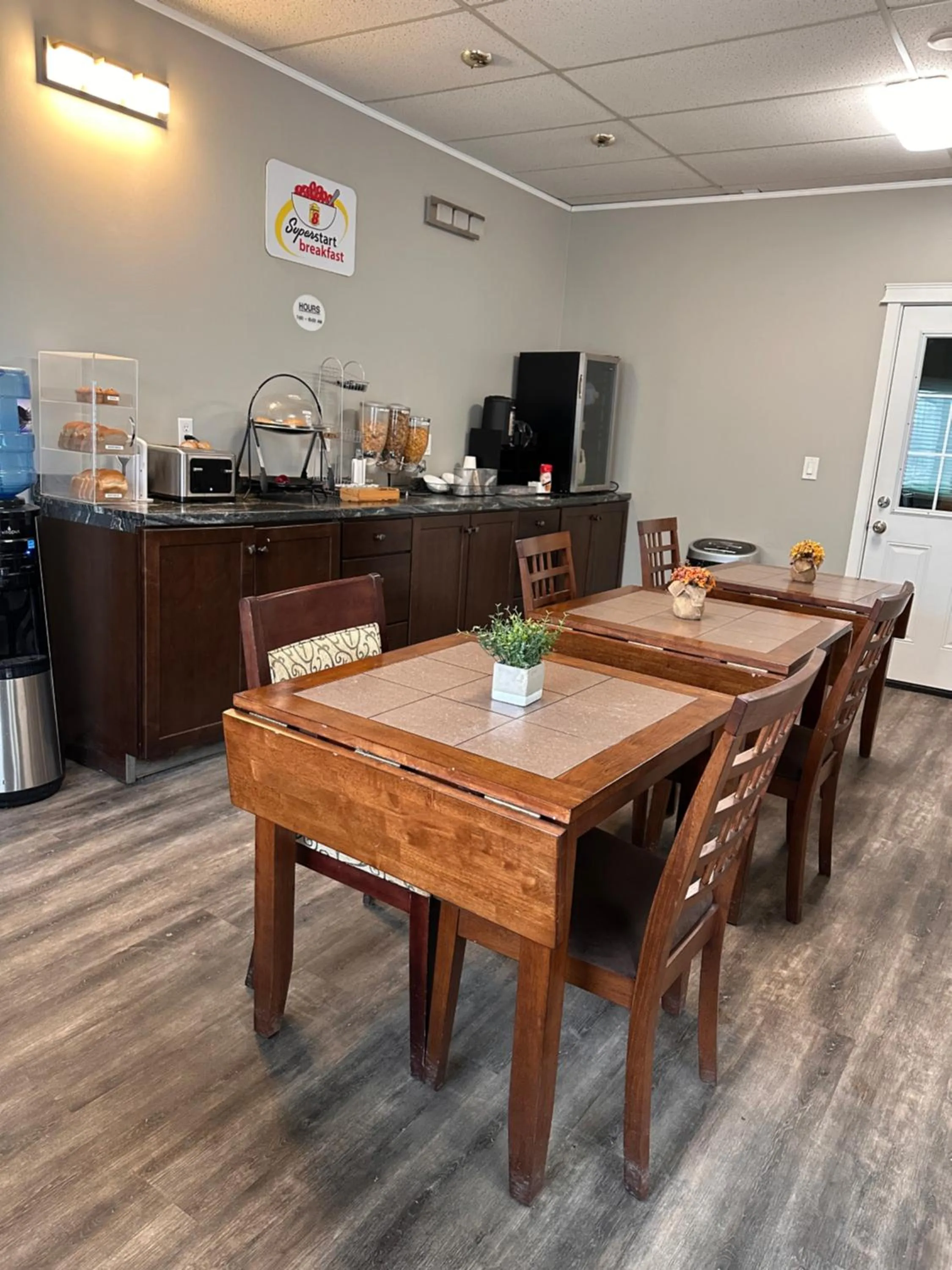 Breakfast in Super 8 by Wyndham Quesnel BC