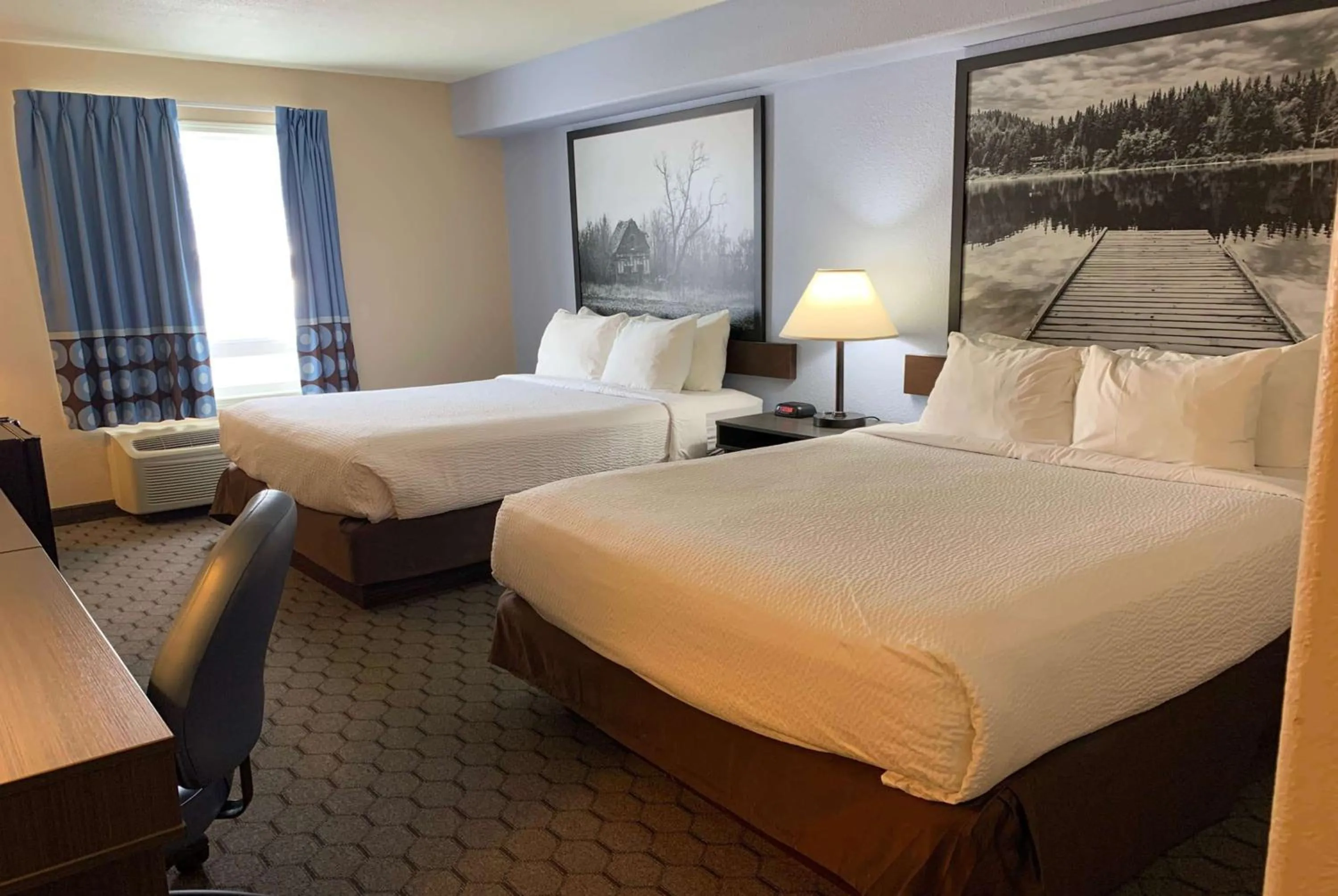 Queen Room with Two Queen Beds - Non-Smoking in Super 8 by Wyndham Swan River MB