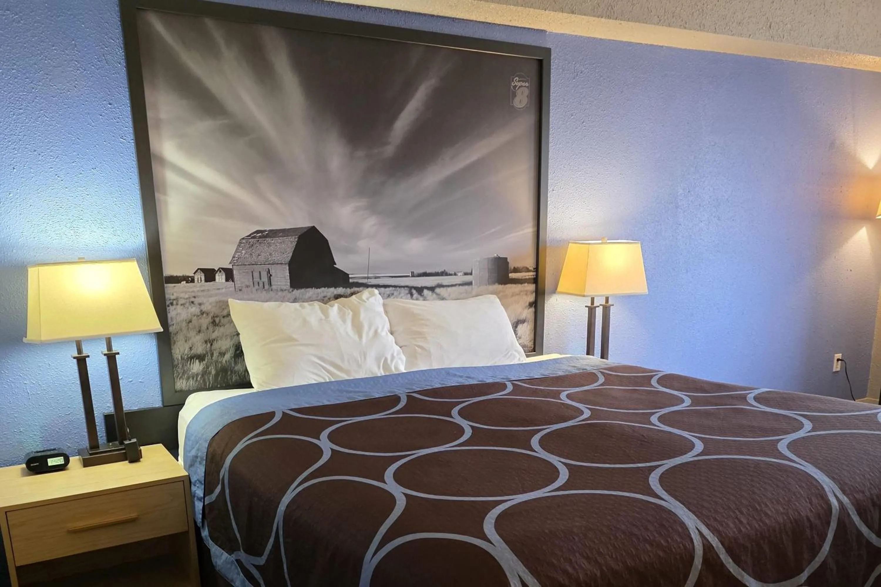 Photo of the whole room, Bed in Super 8 by Wyndham Swift Current