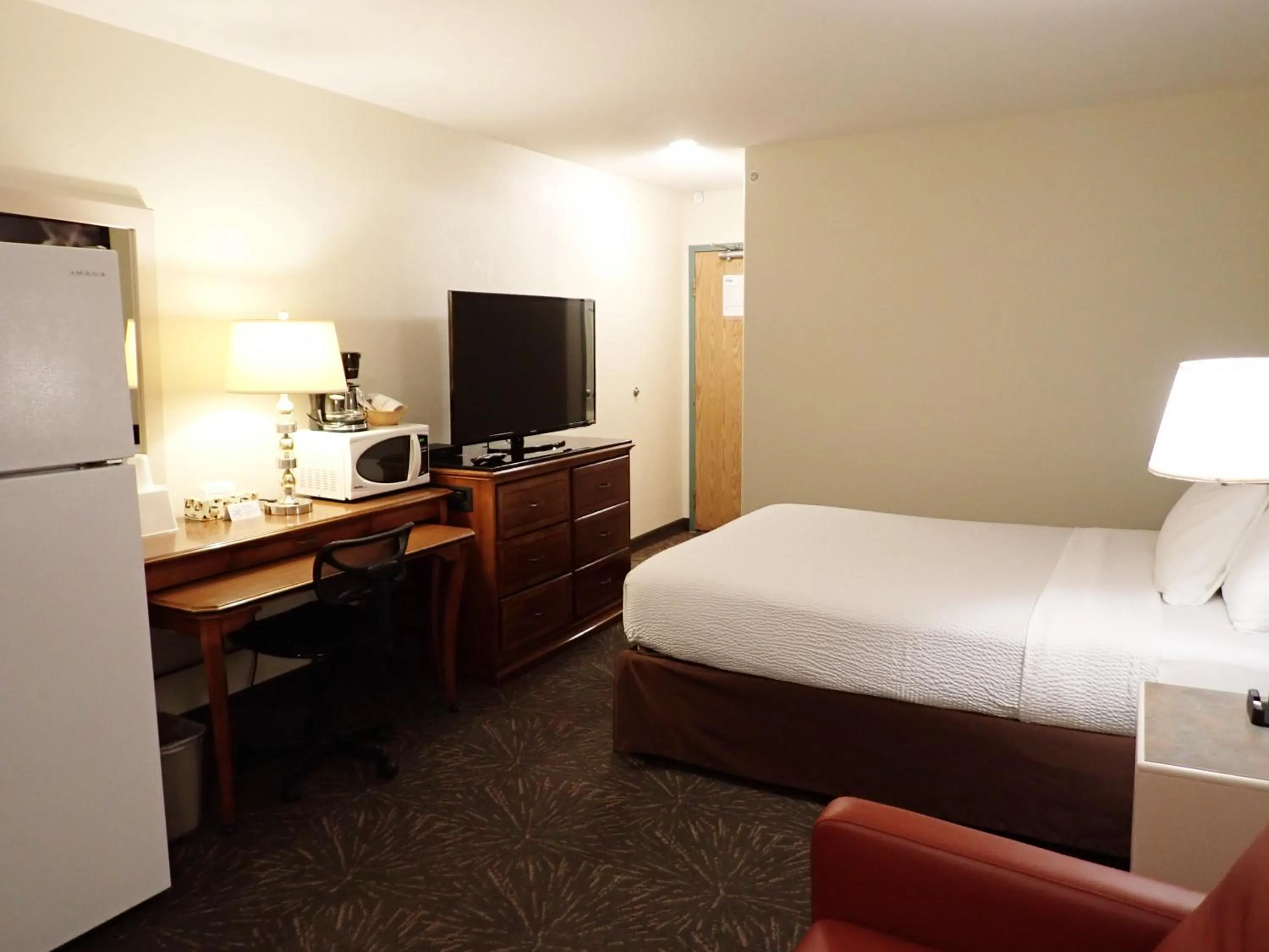 Bed in Days Inn by Wyndham Taber