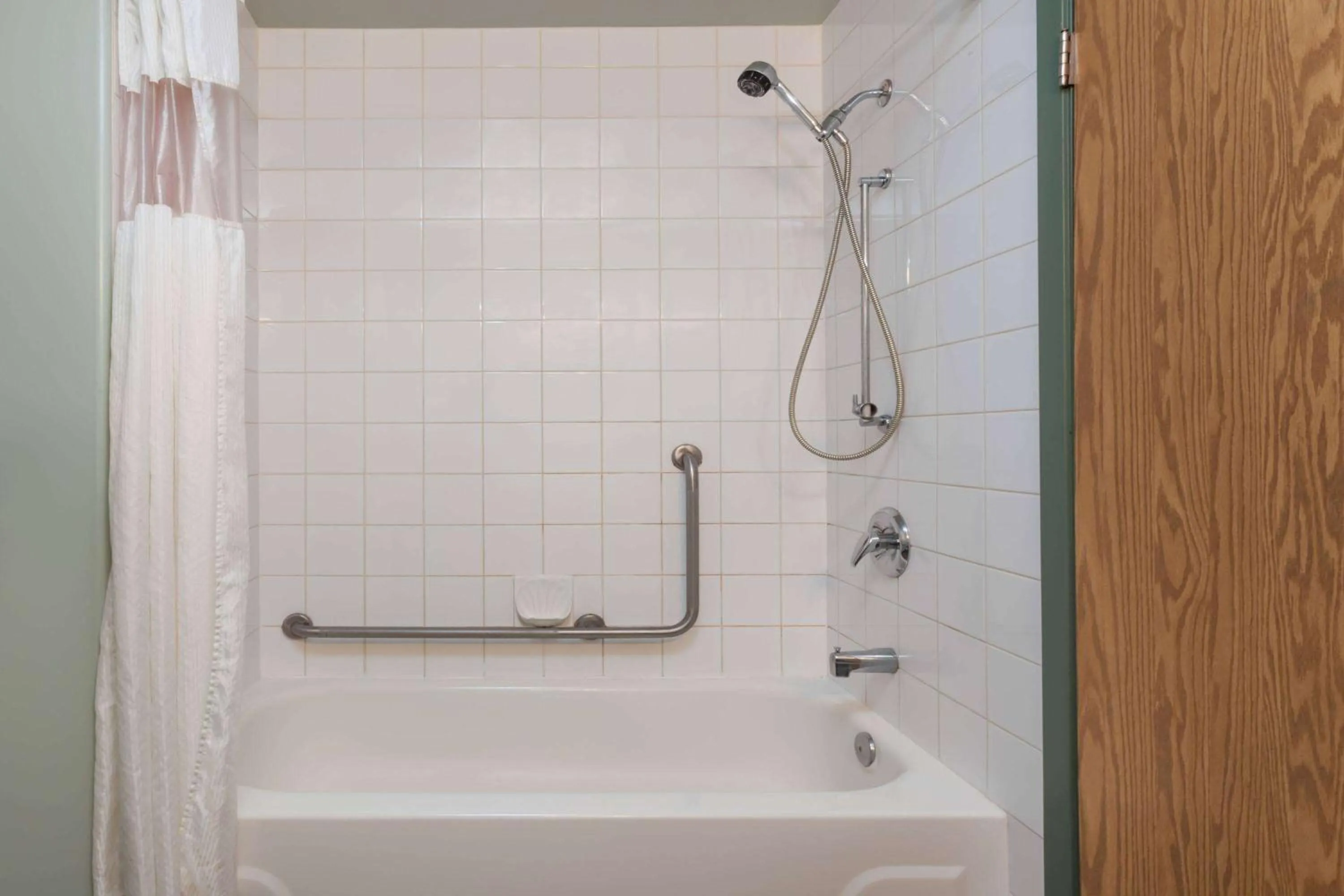 Bathroom in Days Inn by Wyndham Taber