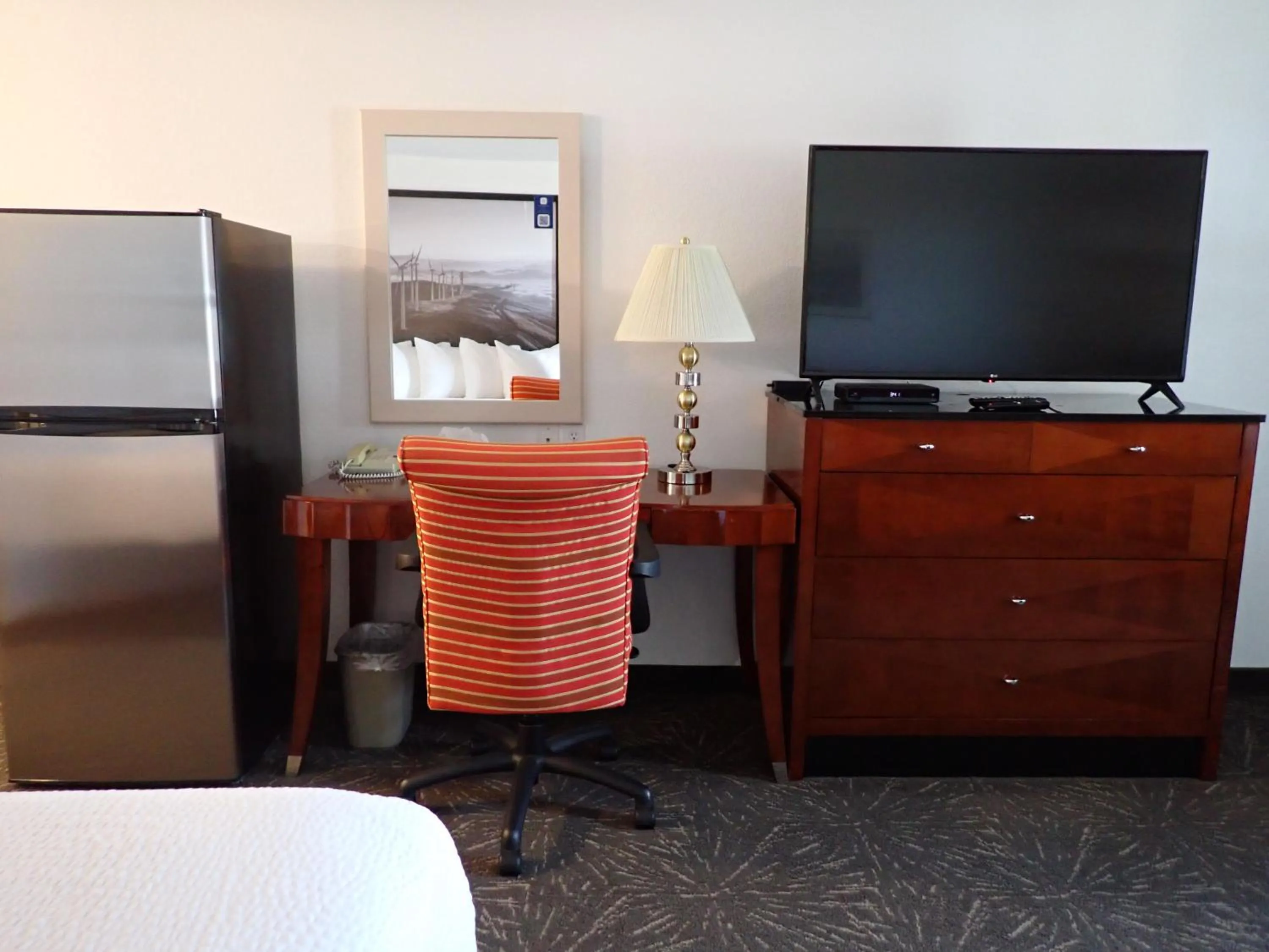 Bedroom, Bed in Days Inn by Wyndham Taber