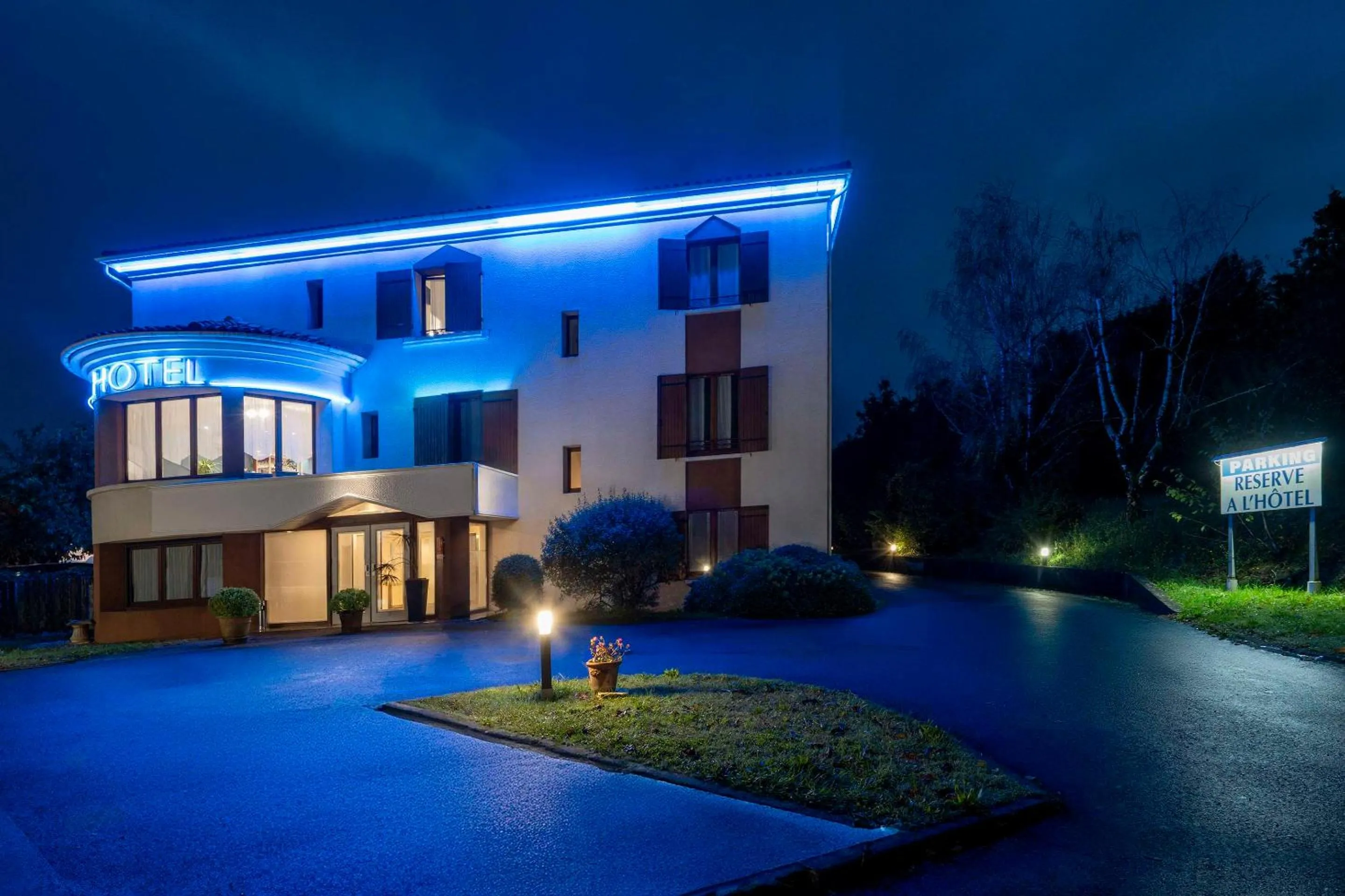 Property building in Sure Hotel by Best Western Saintes