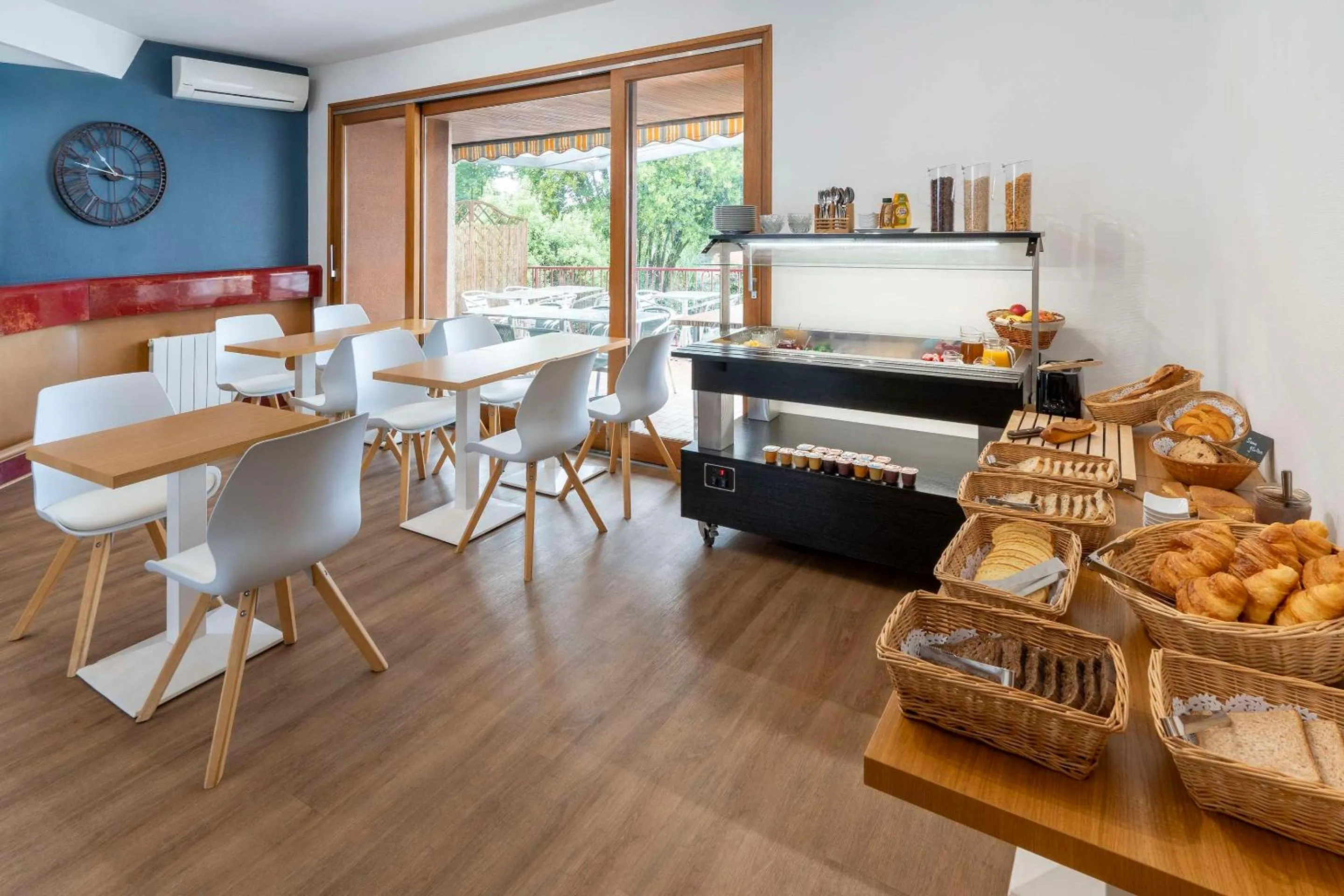 Breakfast in Sure Hotel by Best Western Saintes