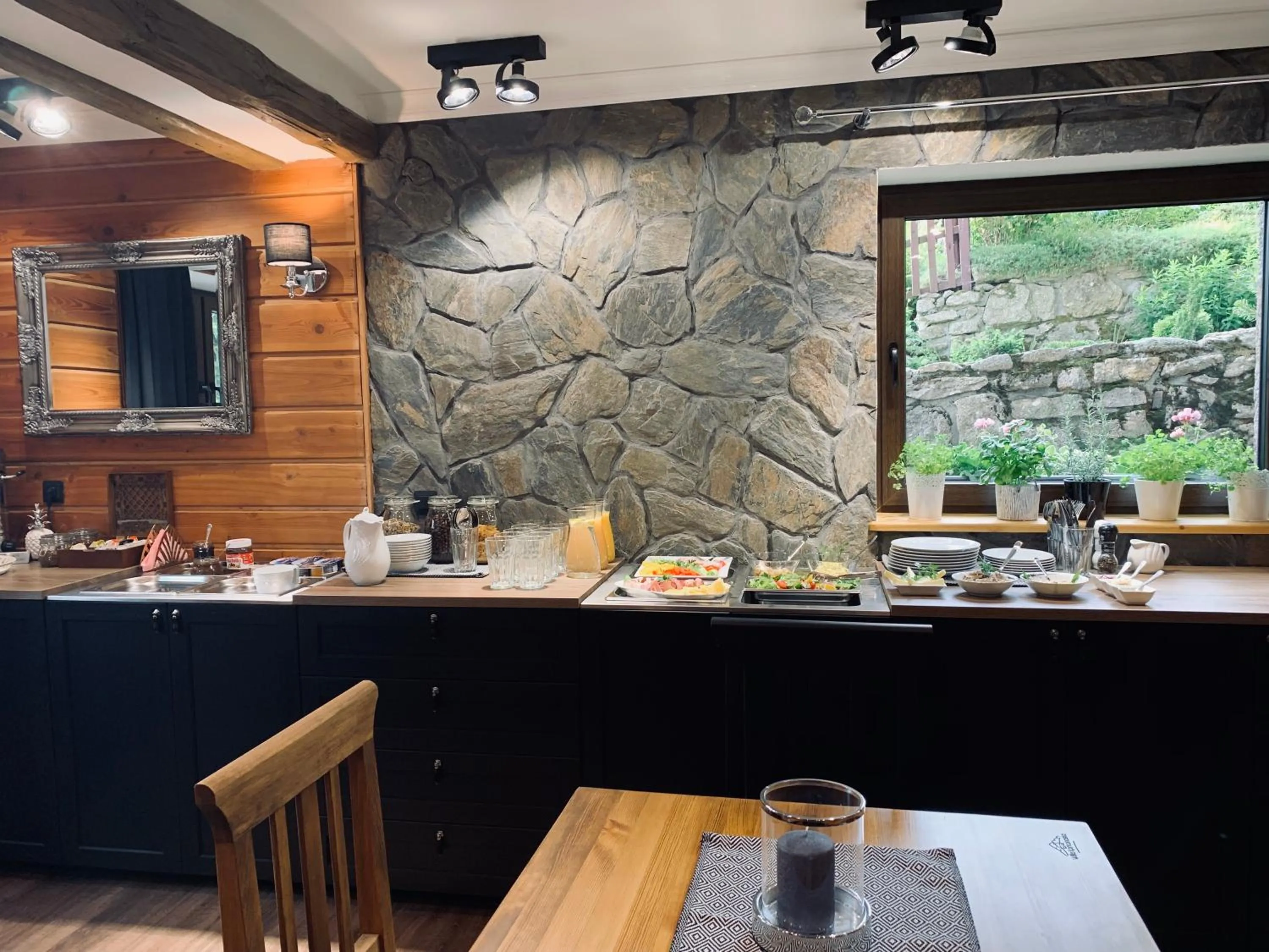 Breakfast in Willa Karkonoska