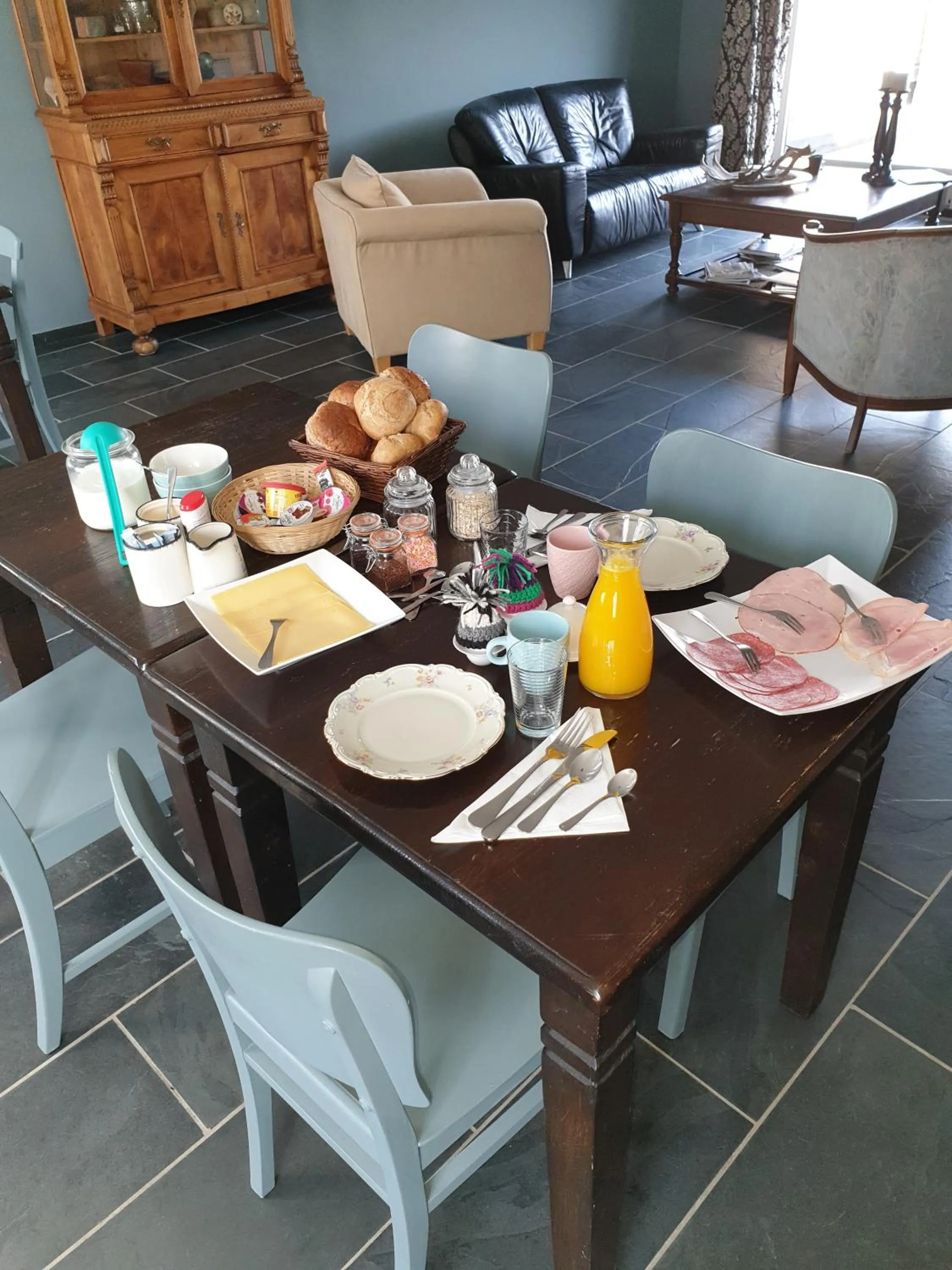 Dining area in B&B 't Merthoes