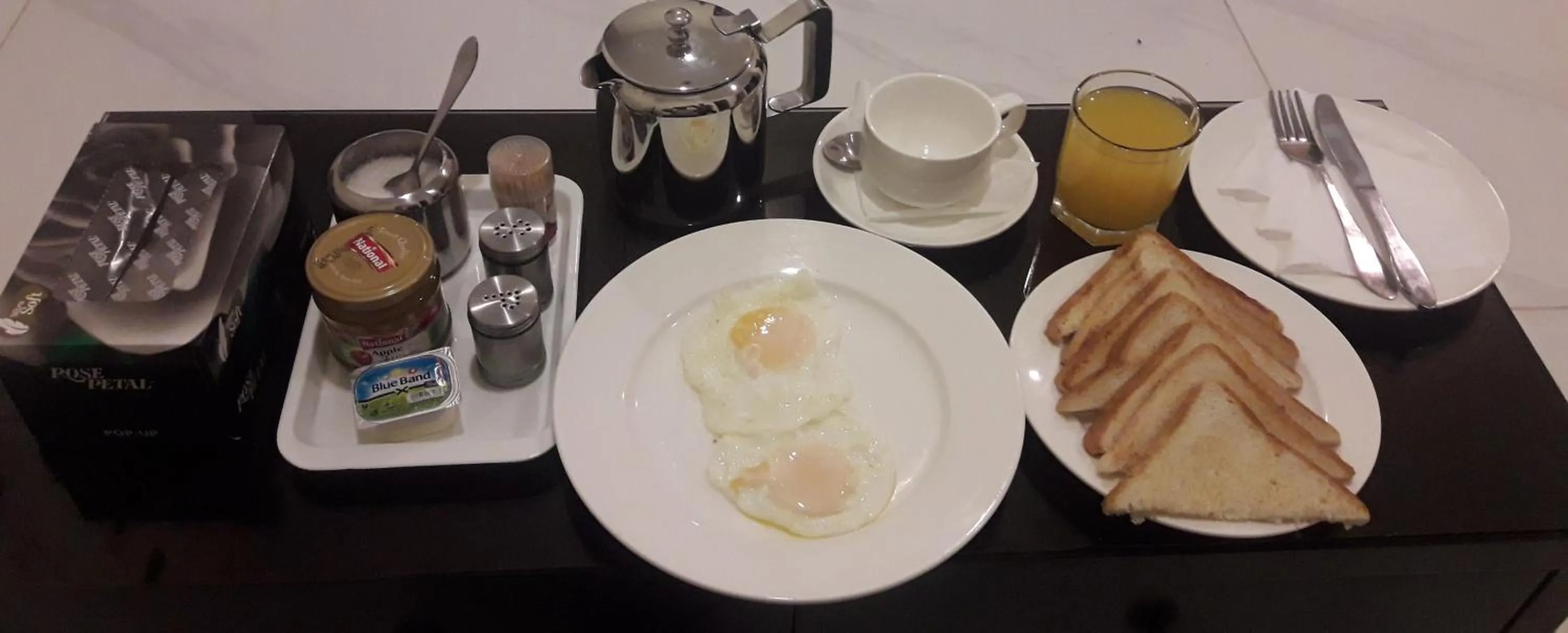 Breakfast in MaryLeena Hotel Gulberg