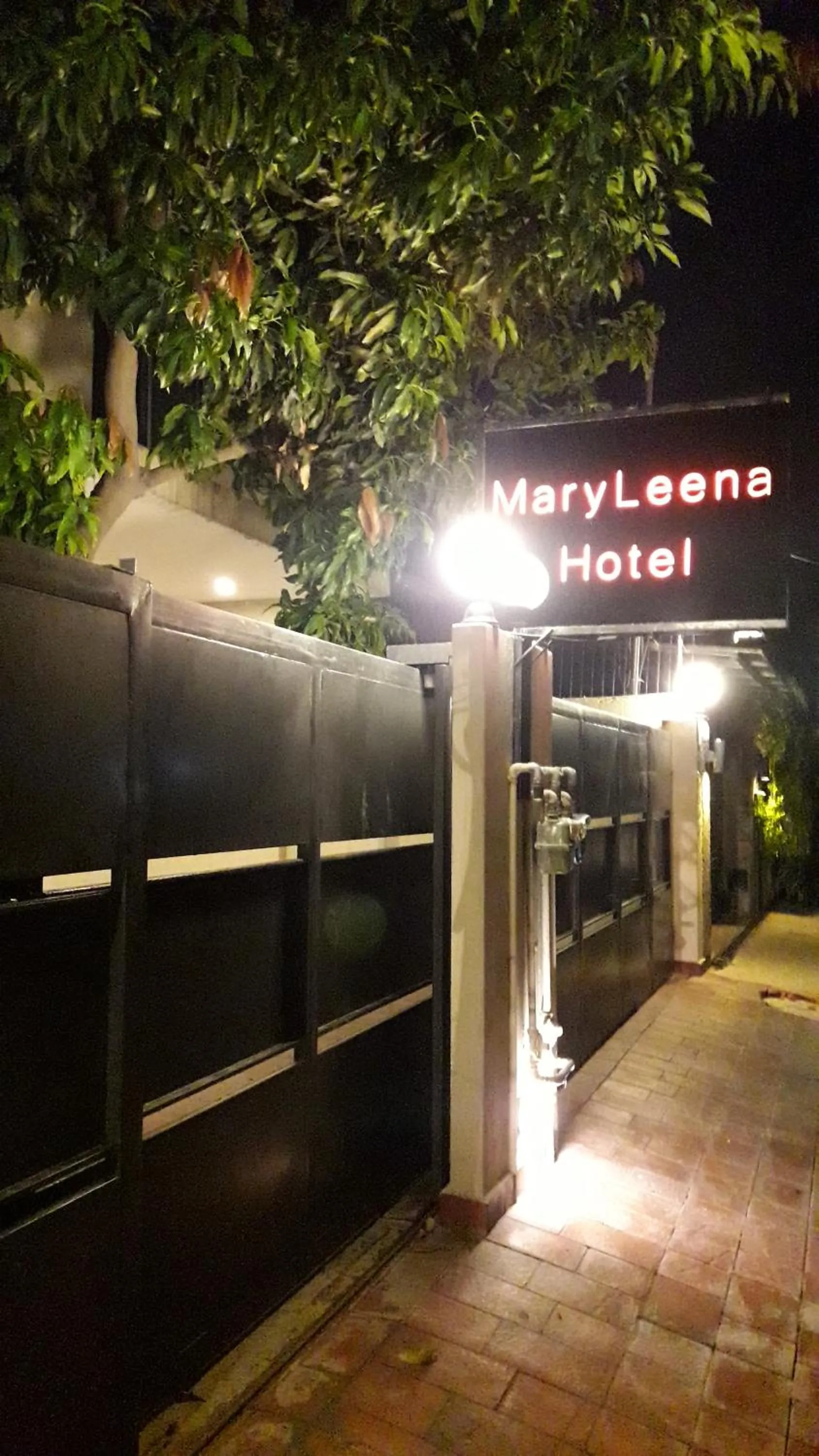 Facade/entrance in MaryLeena Hotel Gulberg