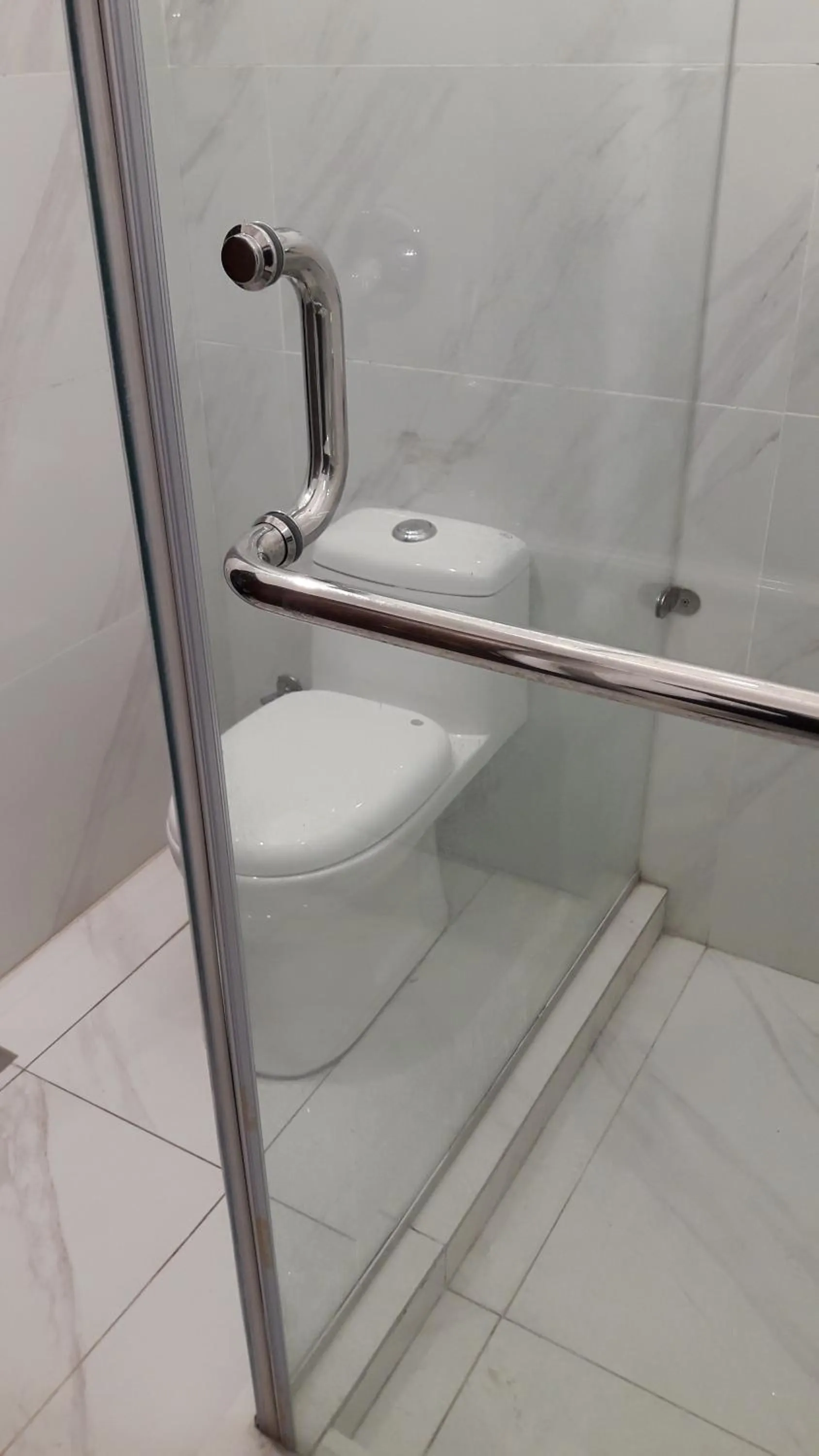 Toilet in MaryLeena Hotel Gulberg