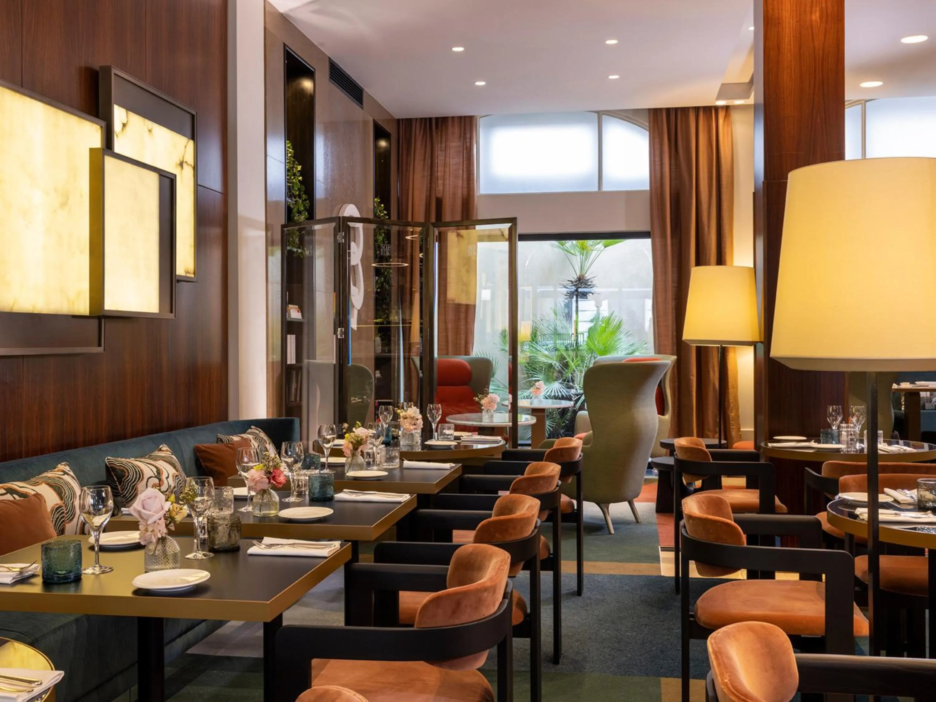 Restaurant/places to eat in Hotel Montalembert