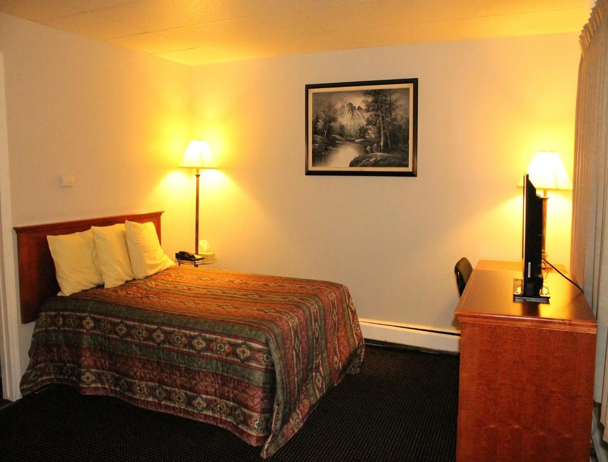 Bed in Tel Star Motel