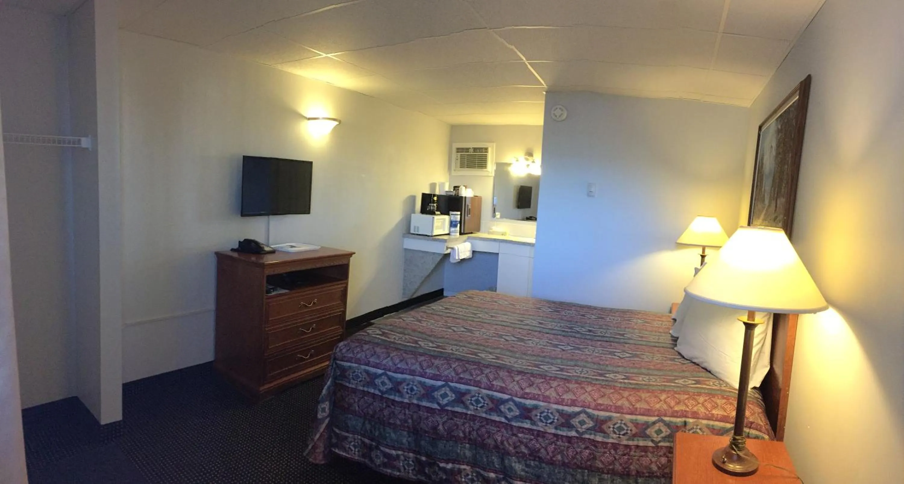Photo of the whole room, Bed in Tel Star Motel