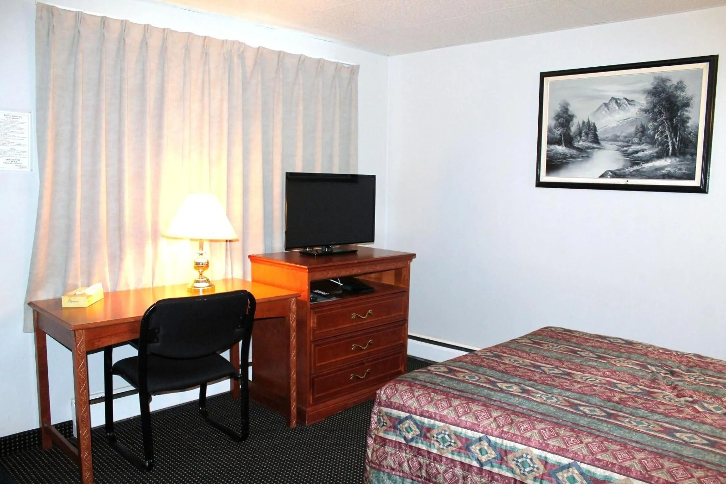 Bed in Tel Star Motel