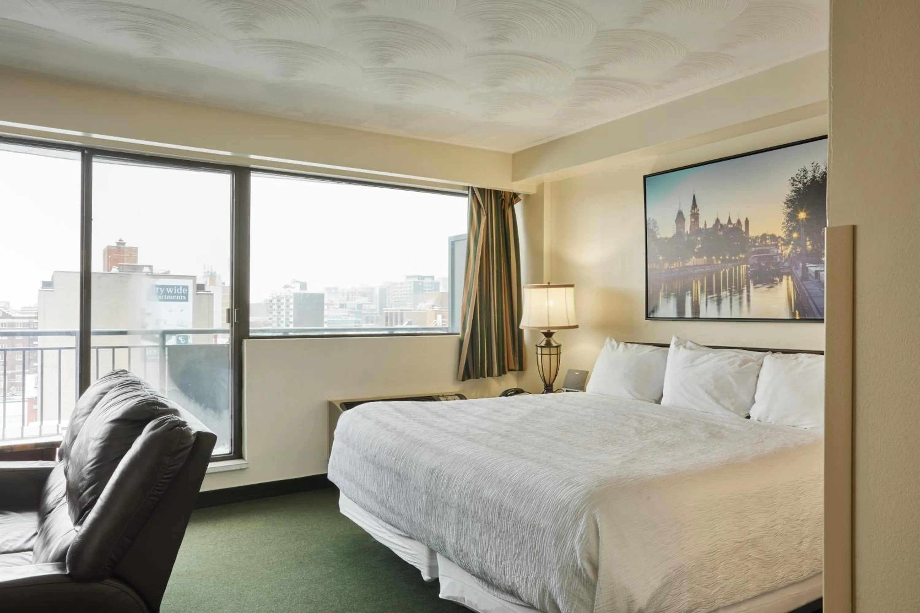 Bed in The Business Inn