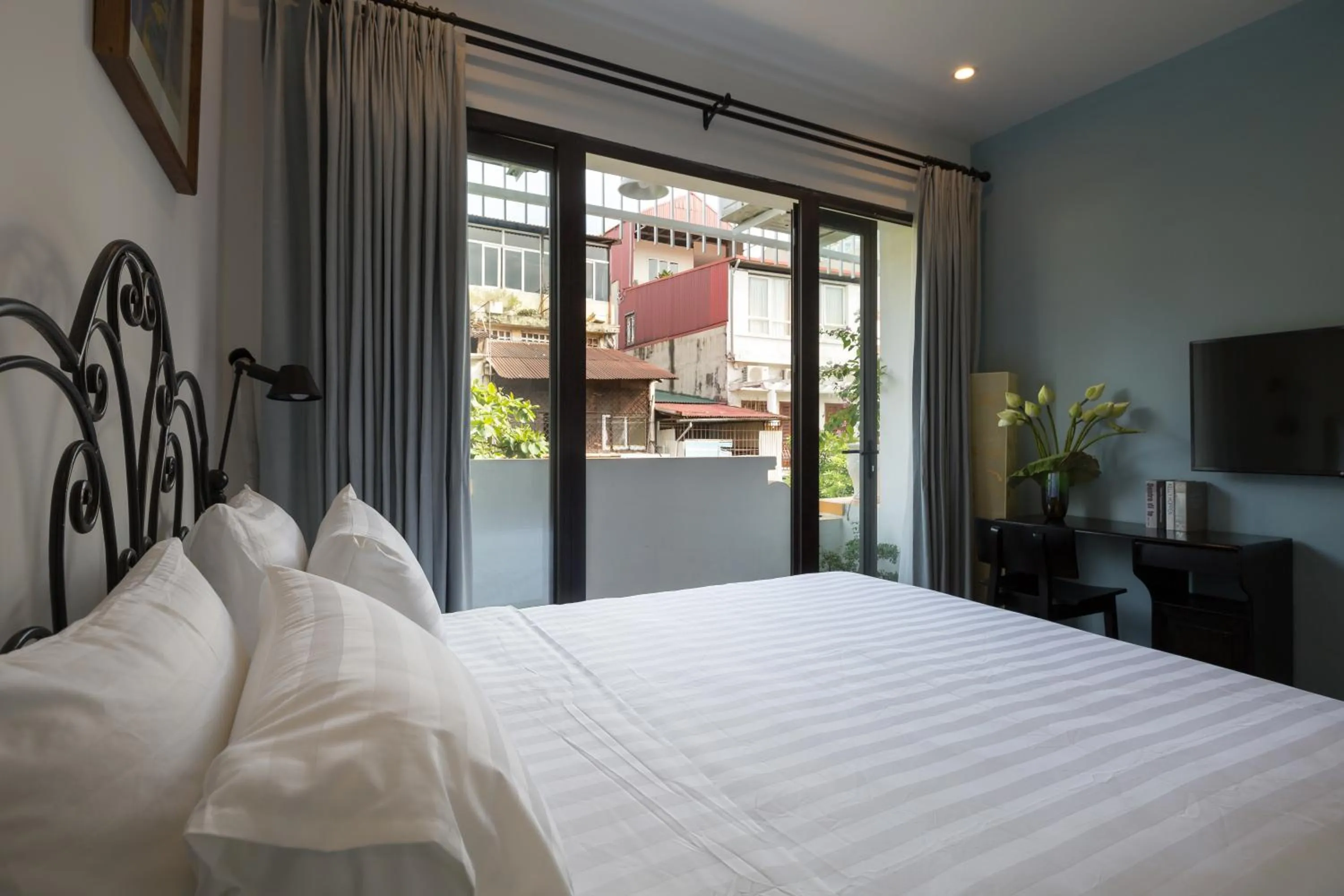 Bed in Centraltique Downtown - Bespoke Colonial House Near Hoan Kiem Lake