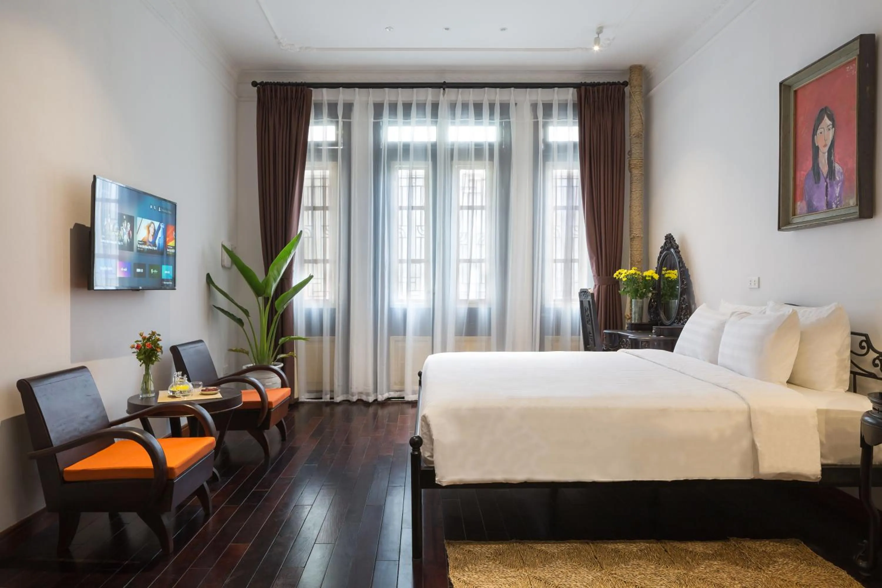 Bed in Centraltique Downtown - Bespoke Colonial House Near Hoan Kiem Lake