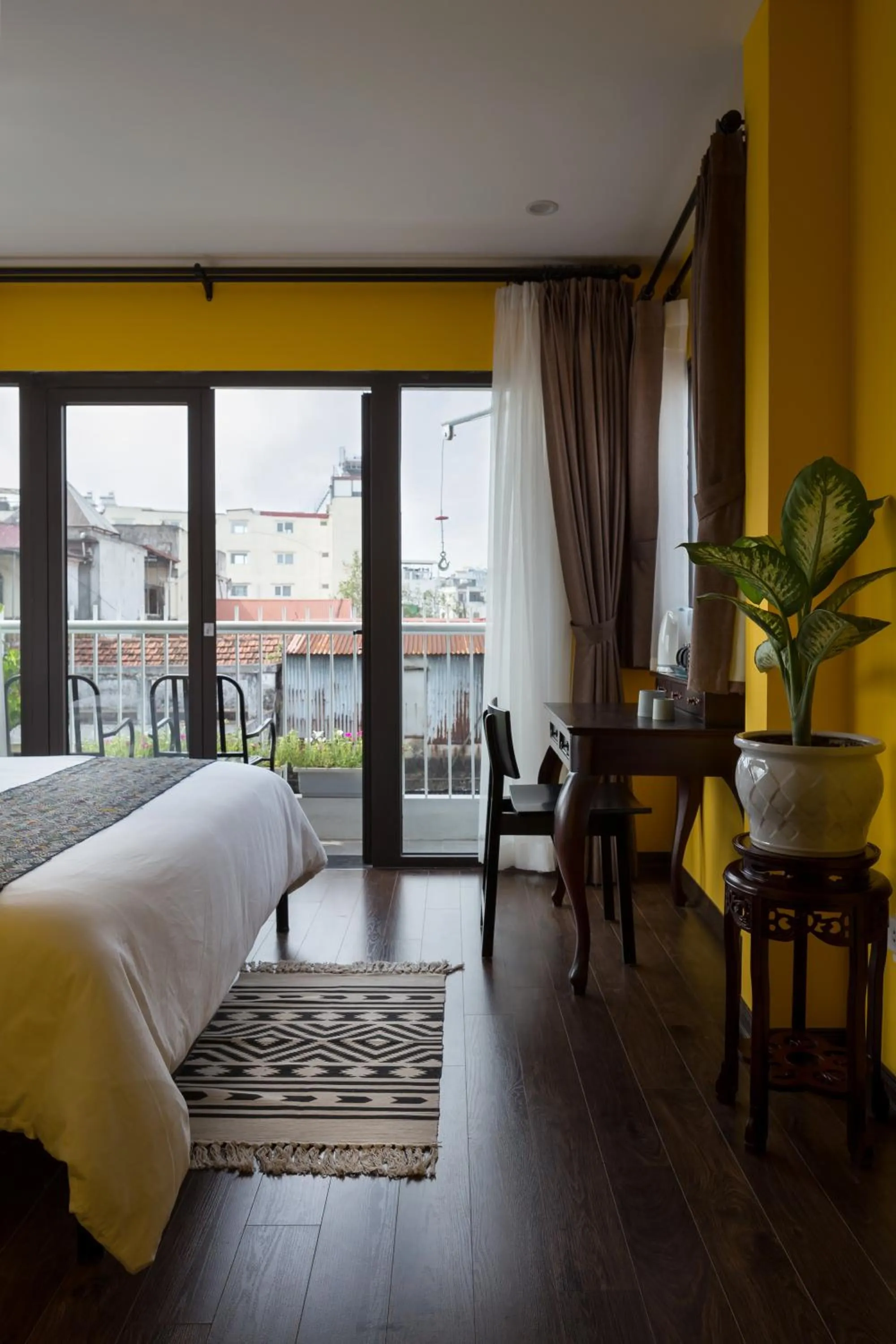 Bed in Centraltique Downtown - Bespoke Colonial House Near Hoan Kiem Lake
