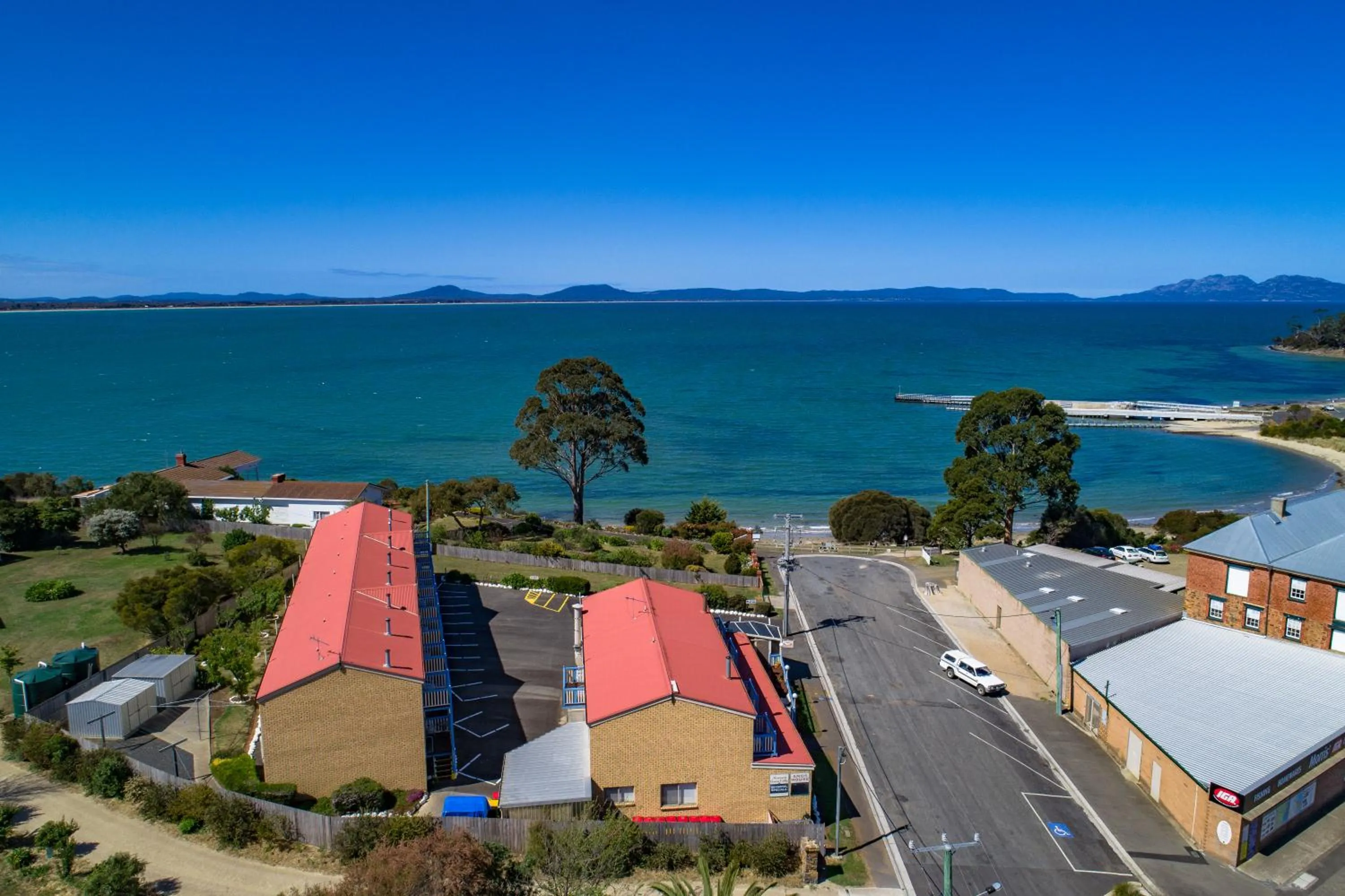 Property building in SWANSEA VILLAS