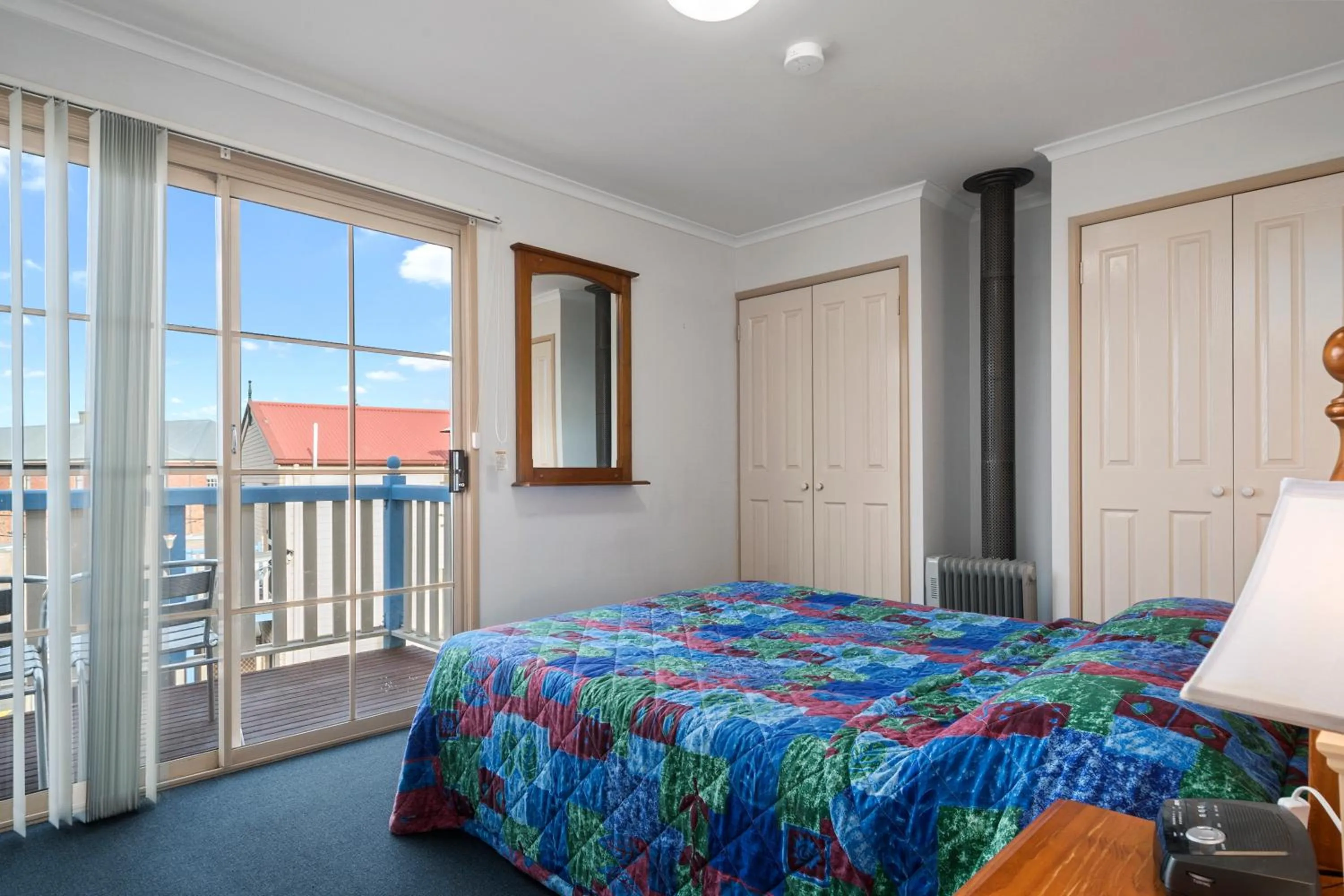 Bed in SWANSEA VILLAS