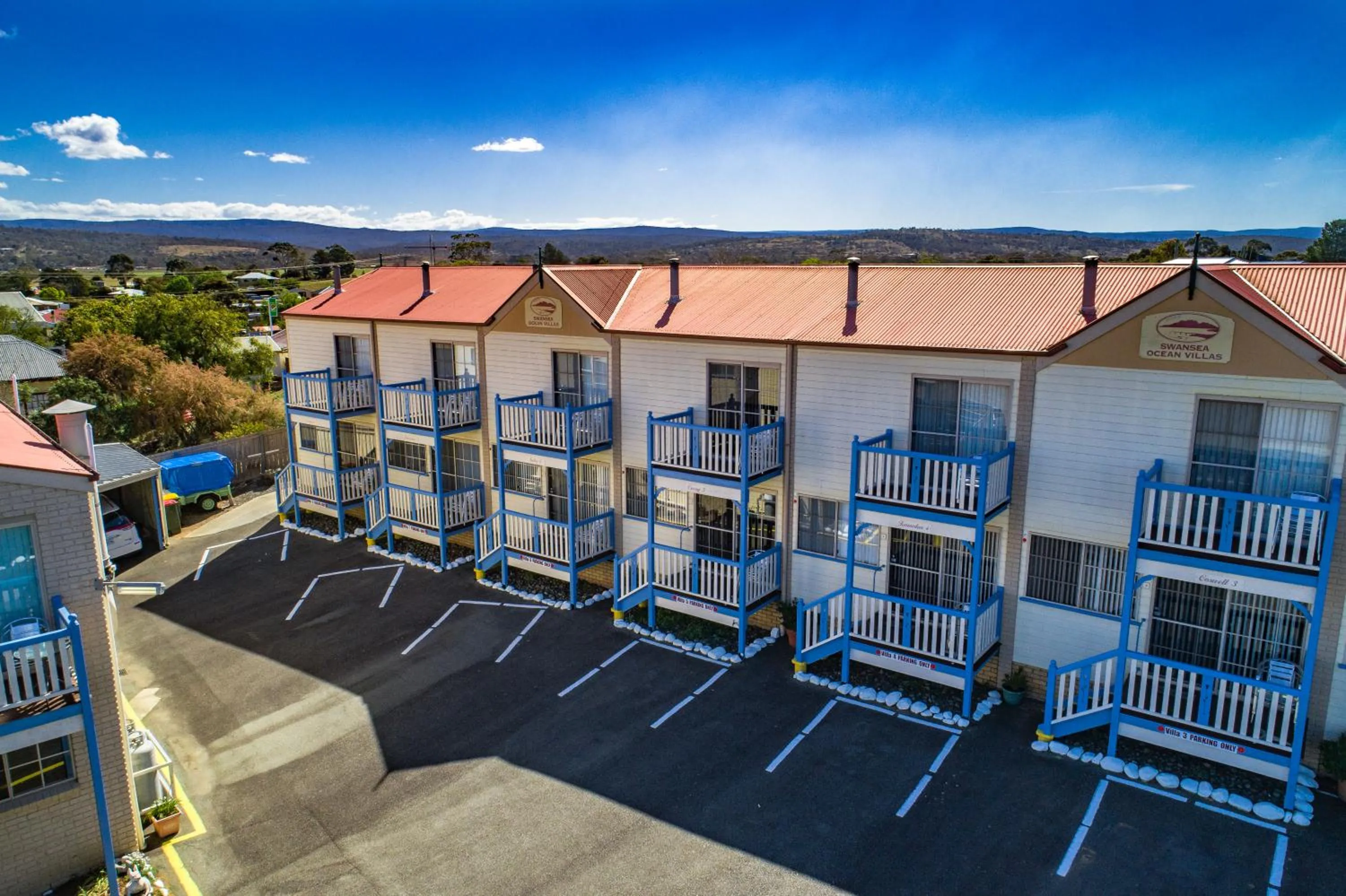 Property building in SWANSEA VILLAS