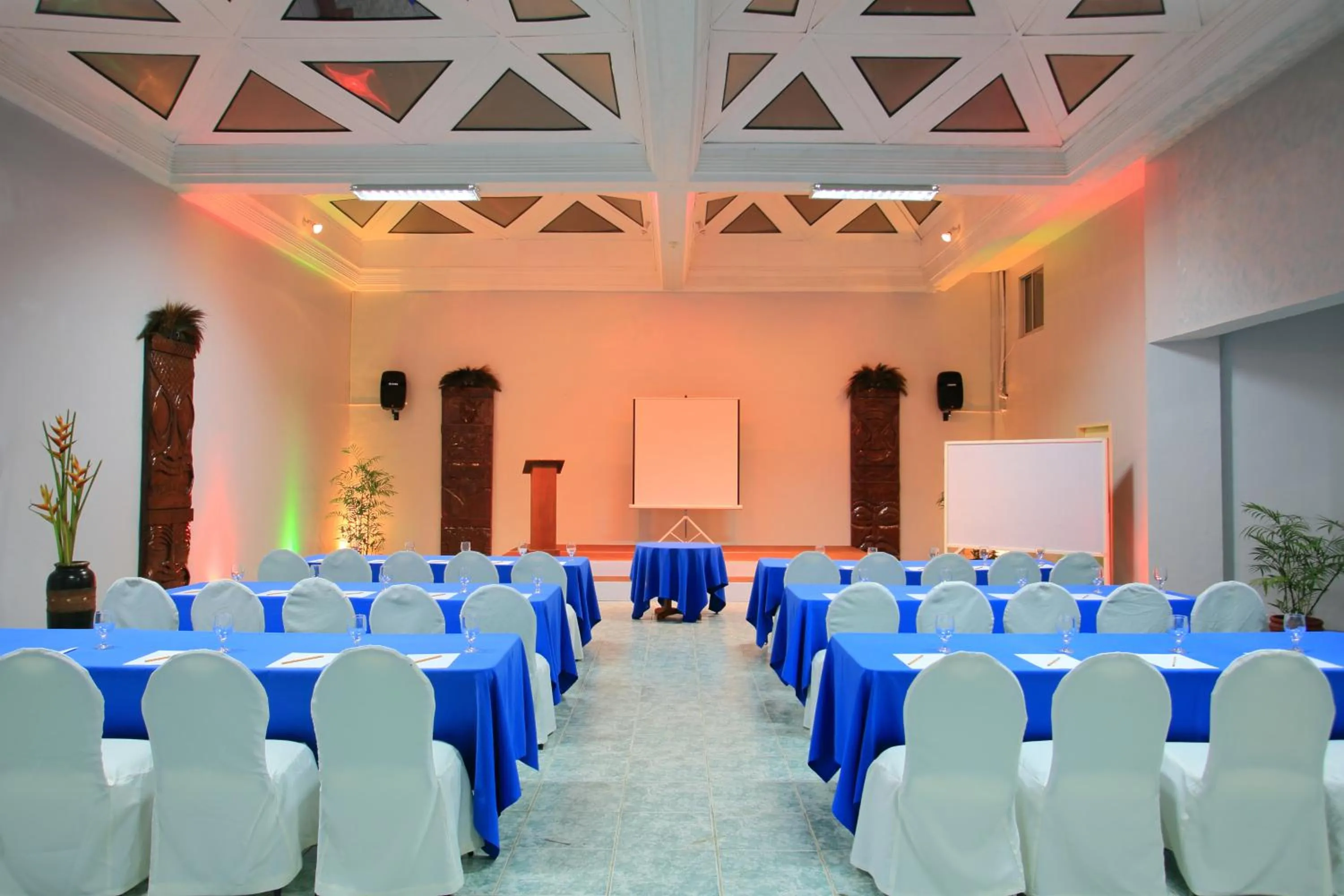 Meeting/conference room in Wild Orchid Beach Resort