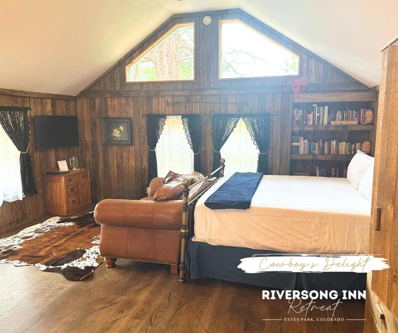 Bed in Riversong Inn Retreat