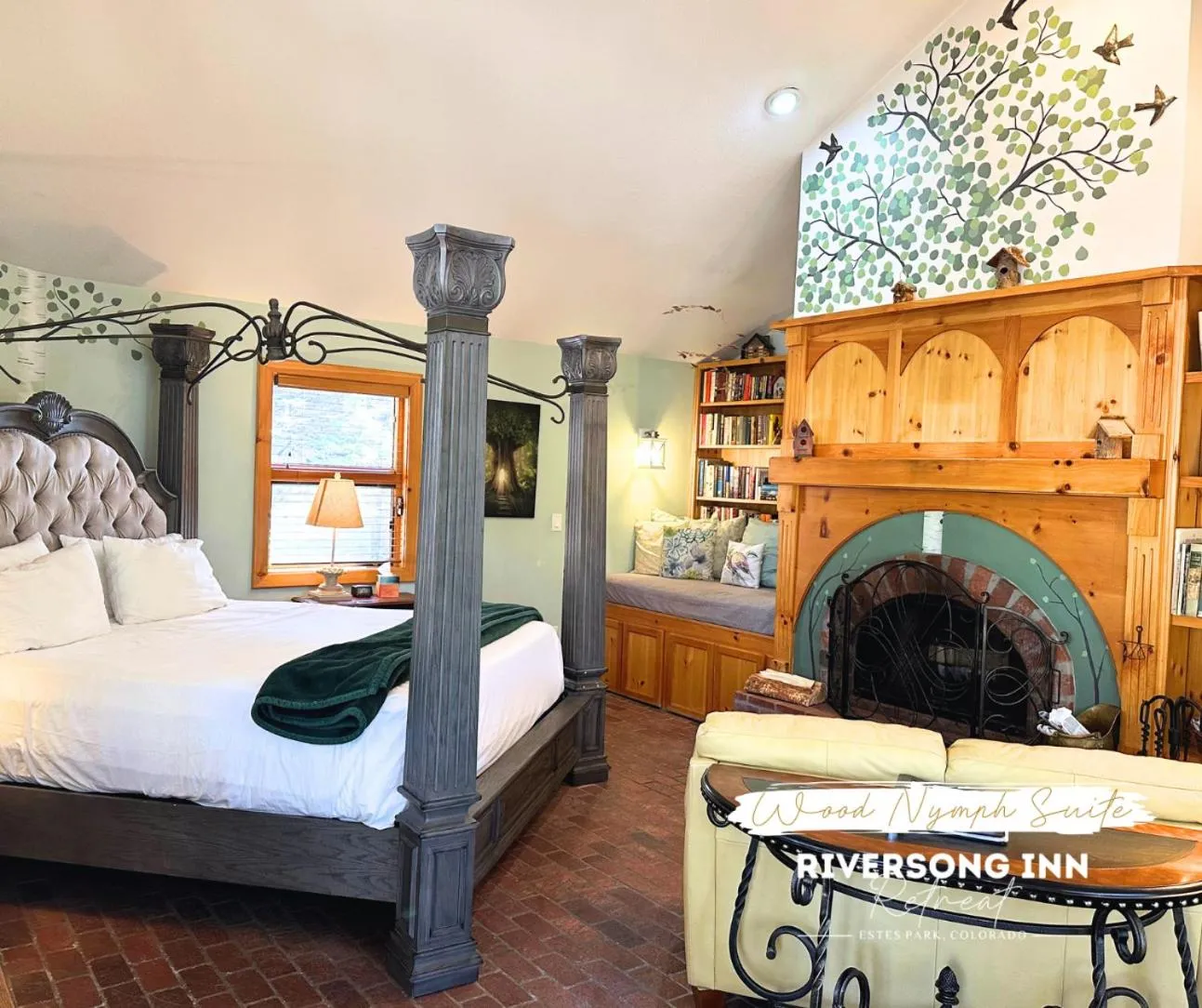 Bed in Riversong Inn Retreat