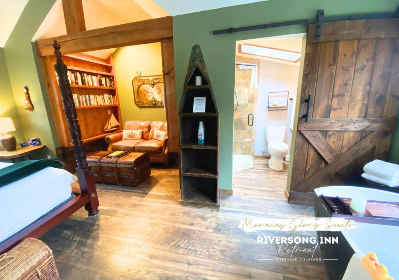 Bed in Riversong Inn Retreat