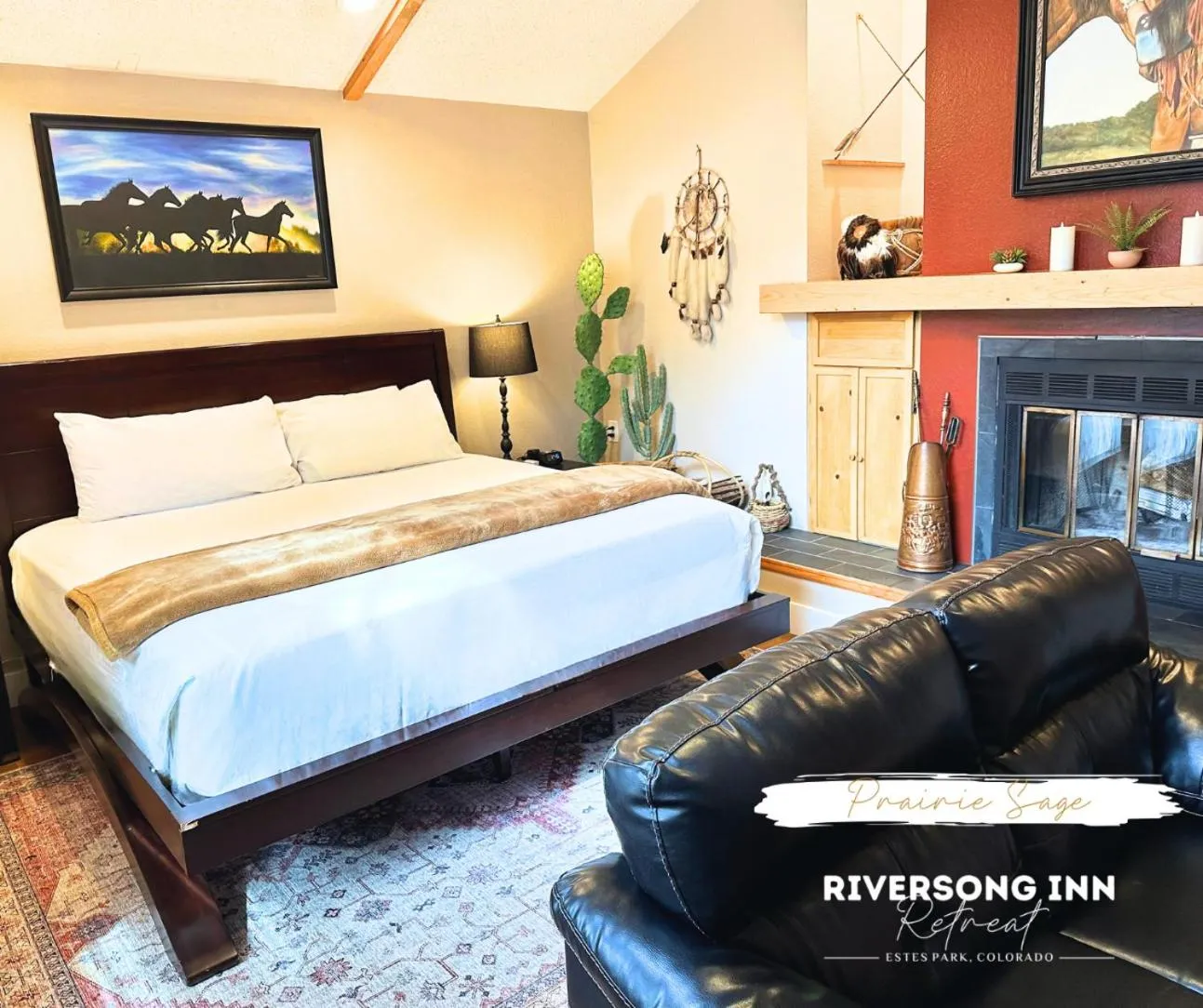 Bed in Riversong Inn Retreat