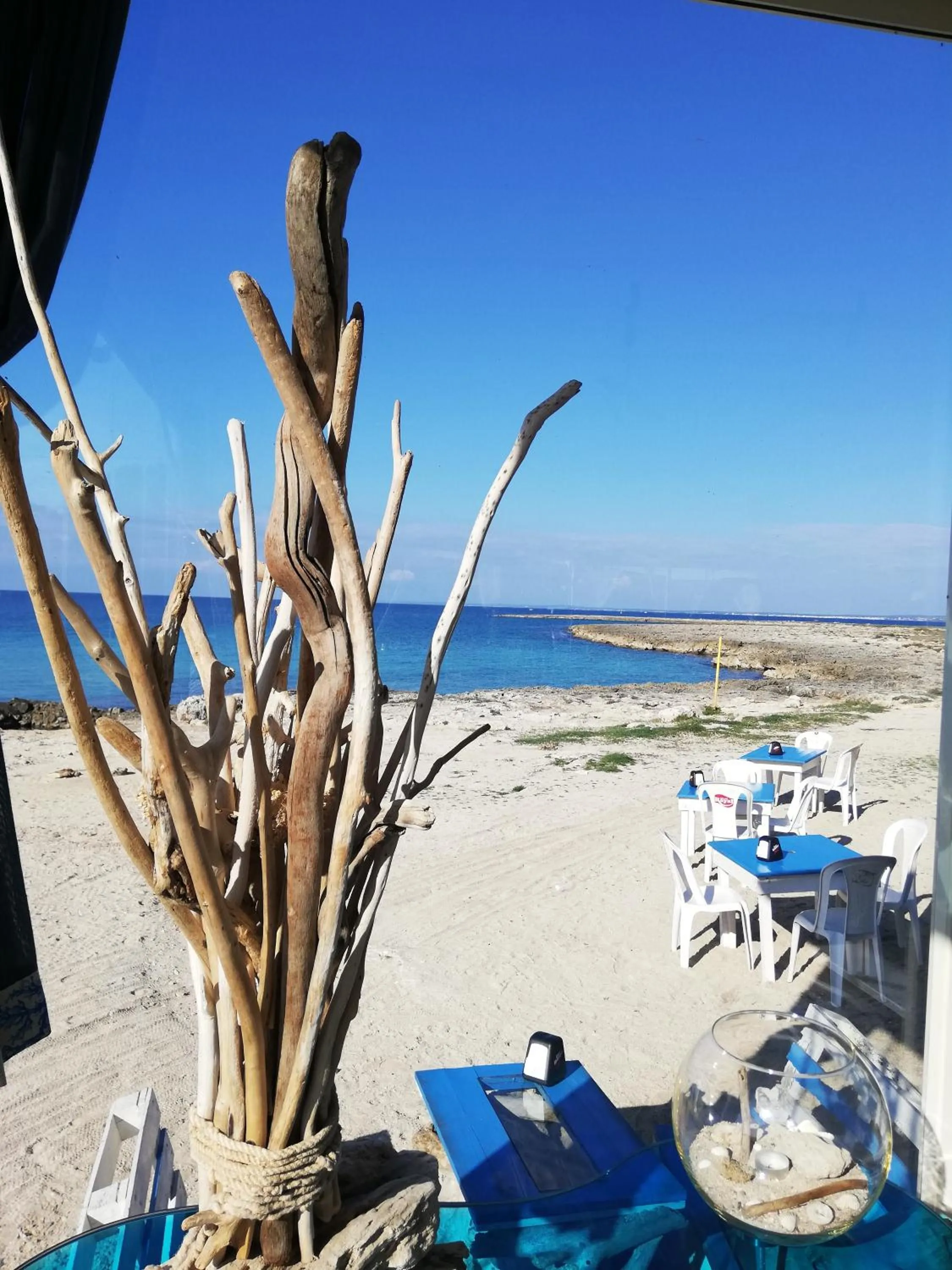 Beach in Il giardino dei tramonti