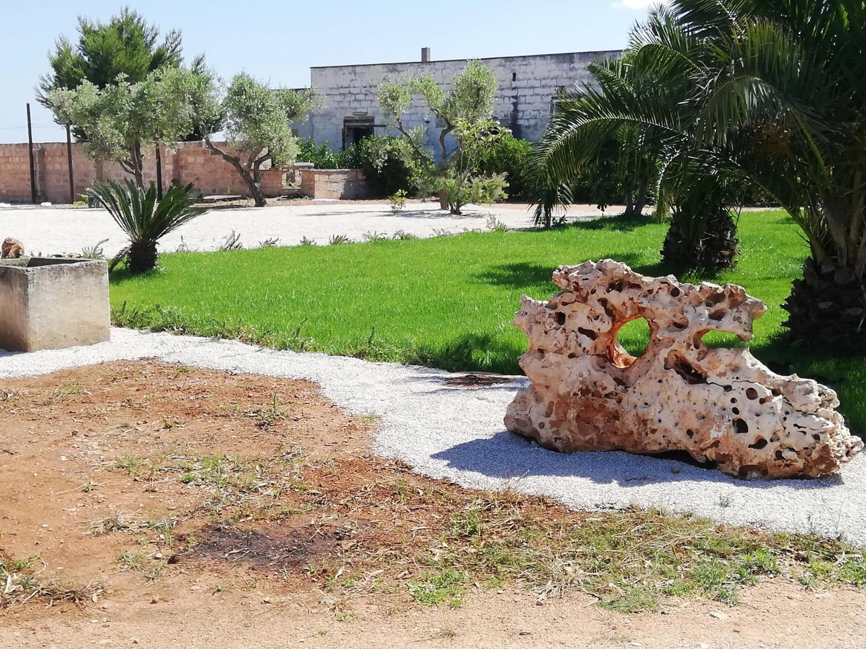 Garden view in Il giardino dei tramonti