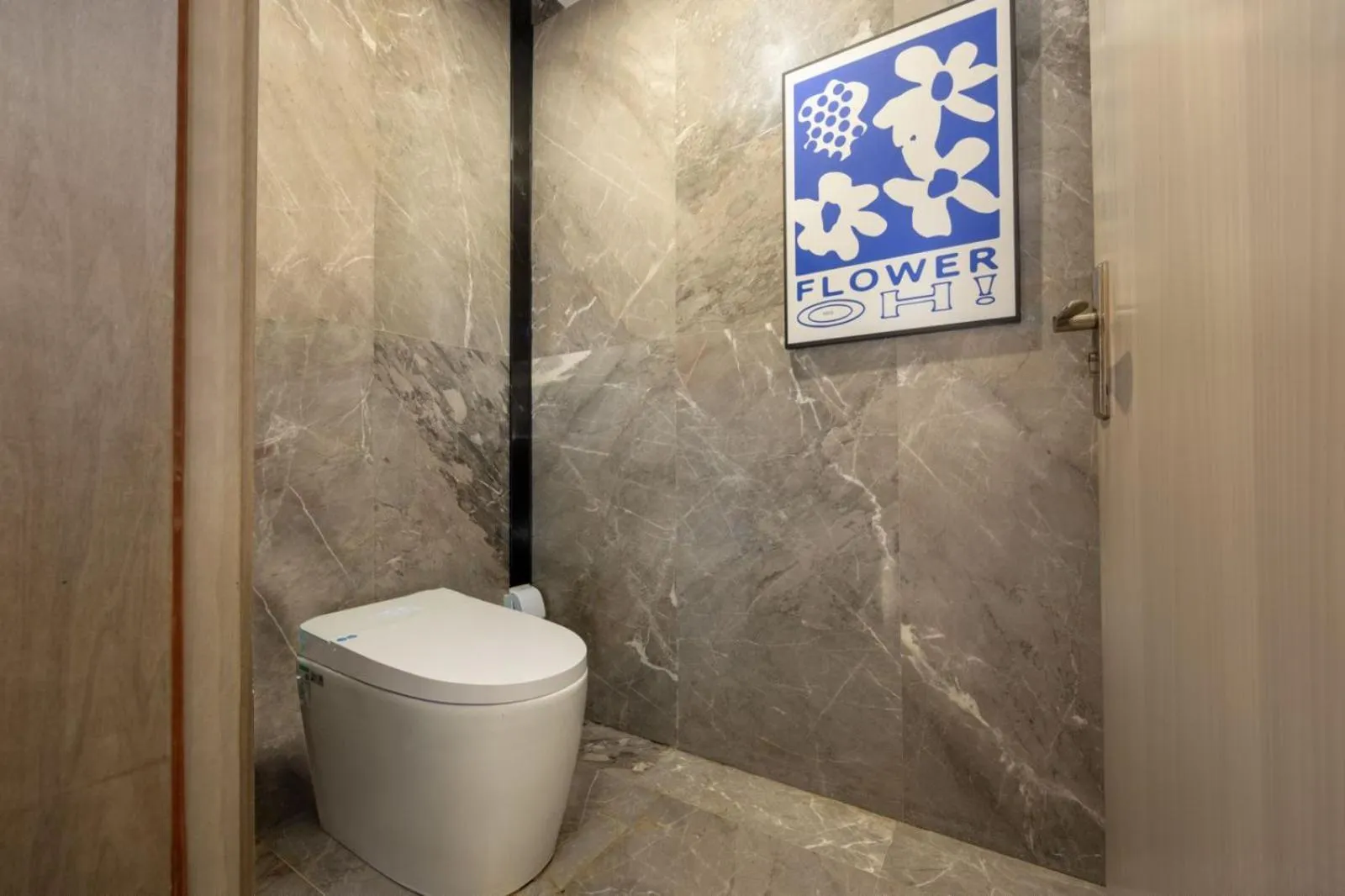 Toilet in Echarm Hotel Chengdu Chunxi Road IFS Center