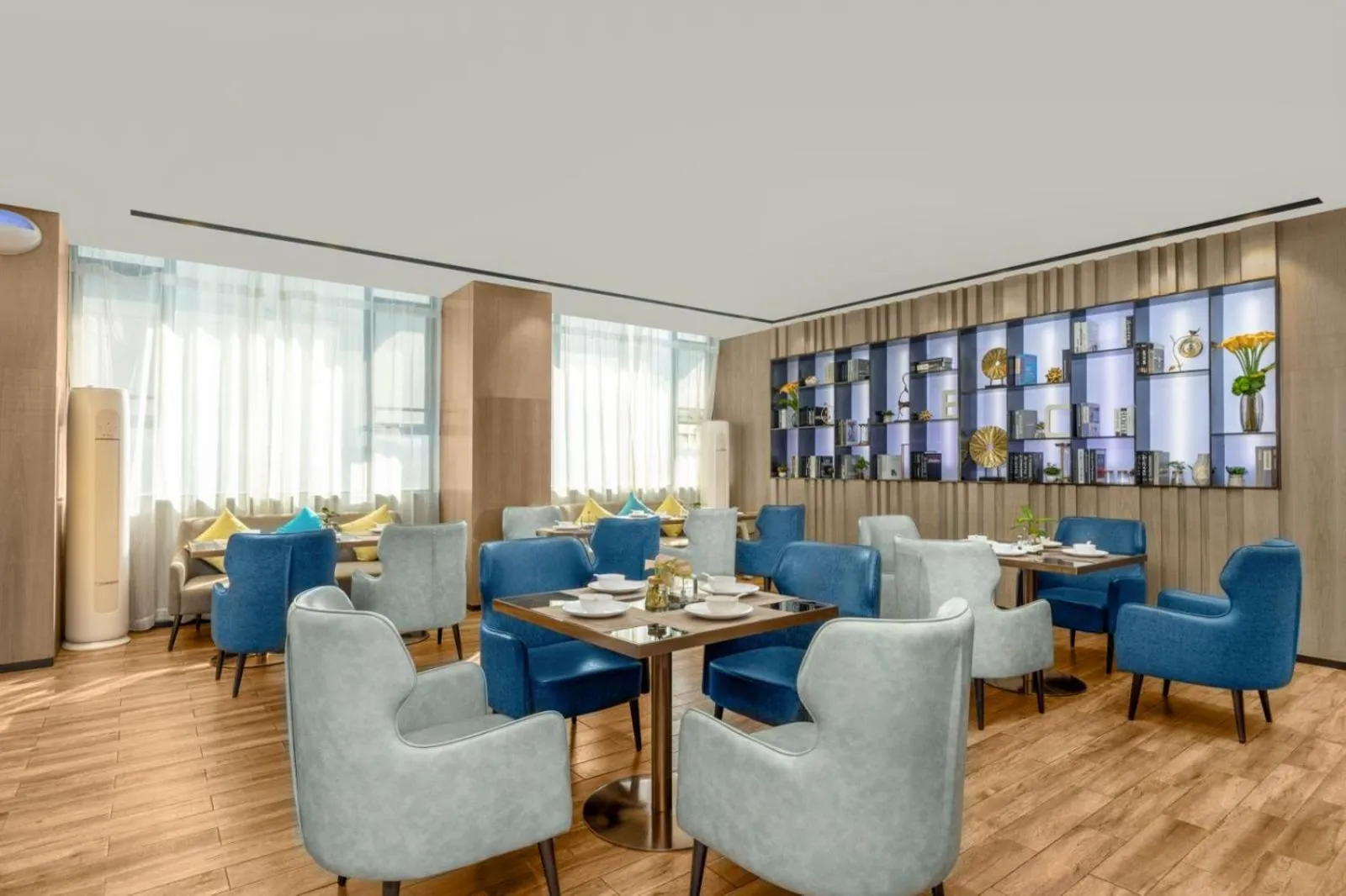 Restaurant/places to eat in Echarm Hotel Chengdu Chunxi Road IFS Center