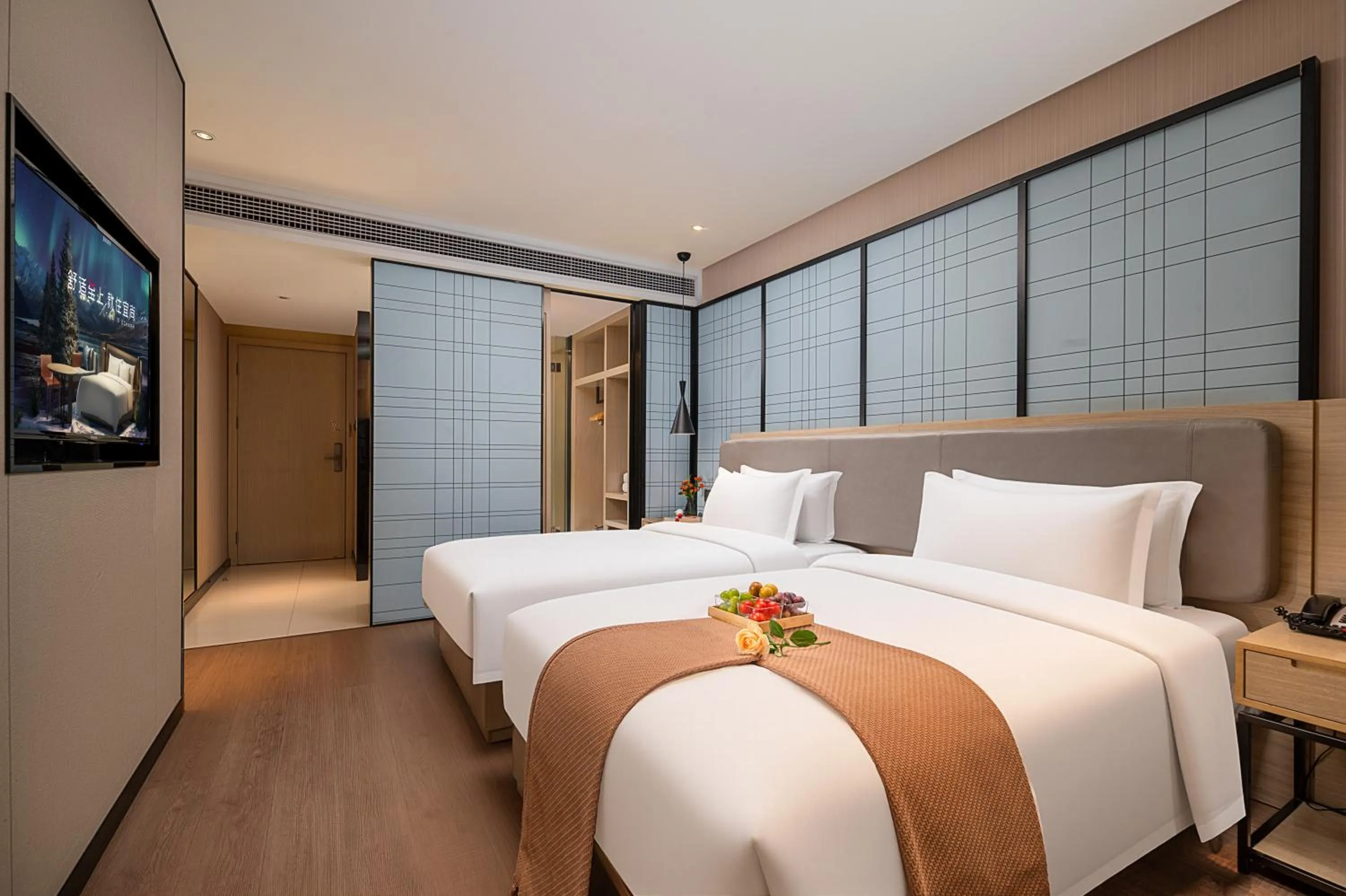 Photo of the whole room, Bed in Echarm Hotel Chengdu Chunxi Road IFS Center