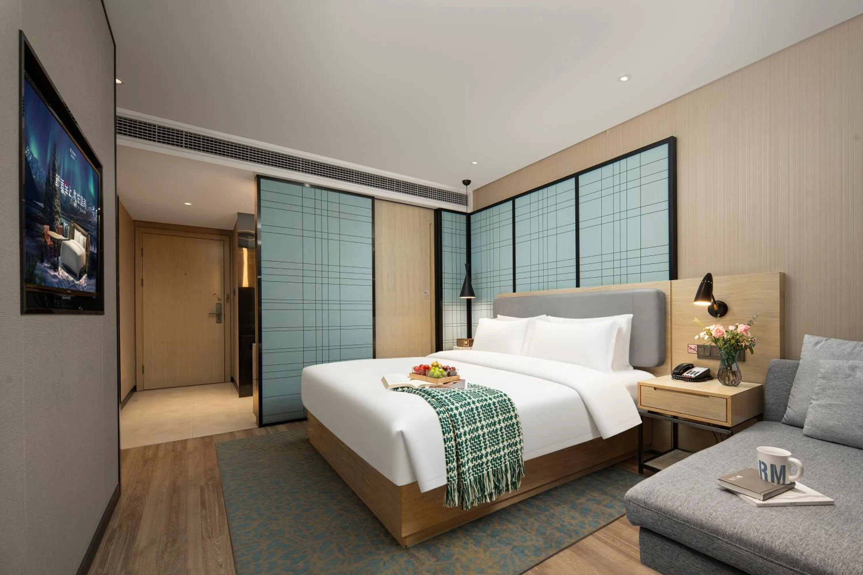 Photo of the whole room, Bed in Echarm Hotel Chengdu Chunxi Road IFS Center