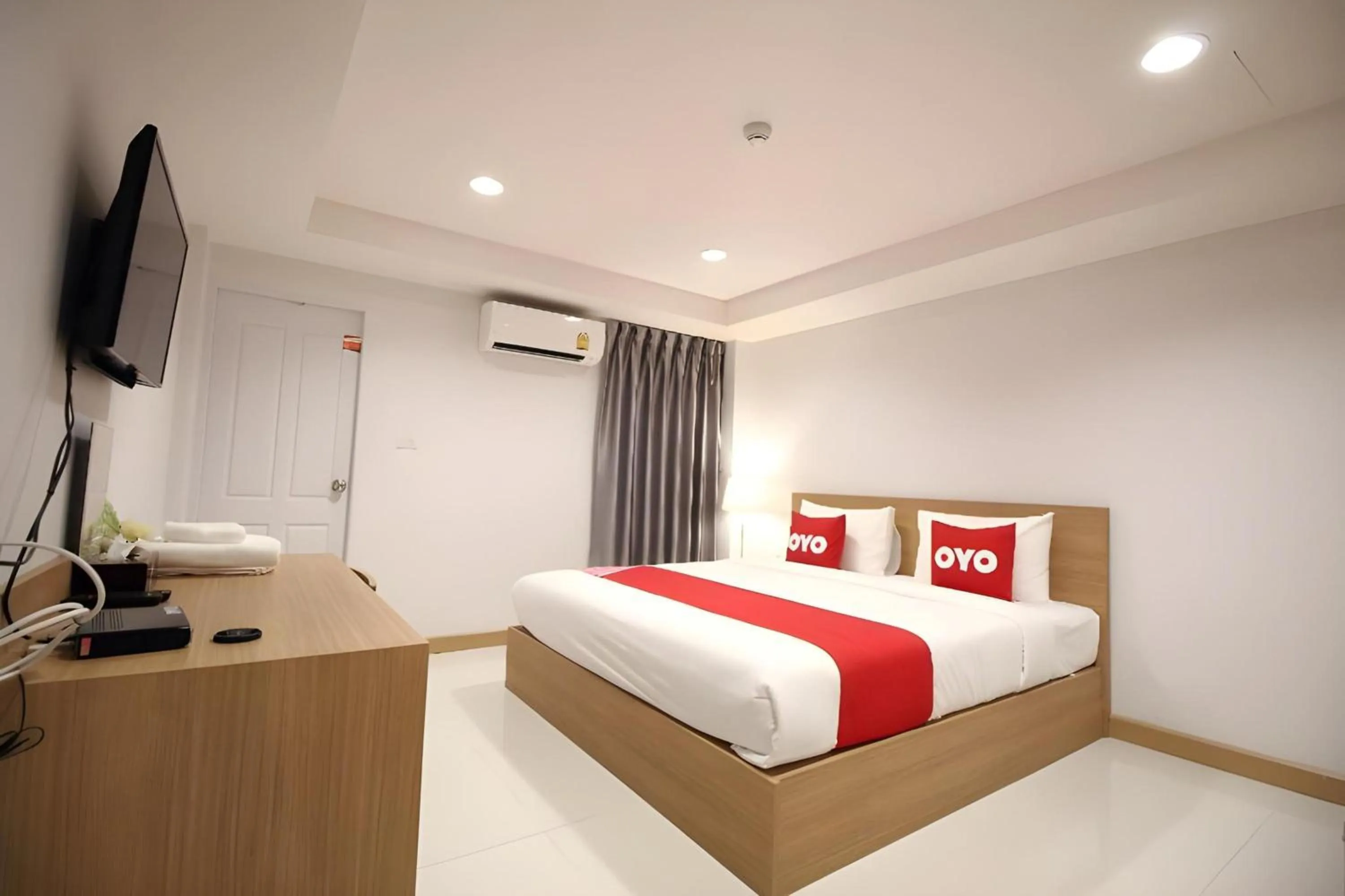 Bedroom, Bed in Super OYO 483 Pannee Hotel Khaosan