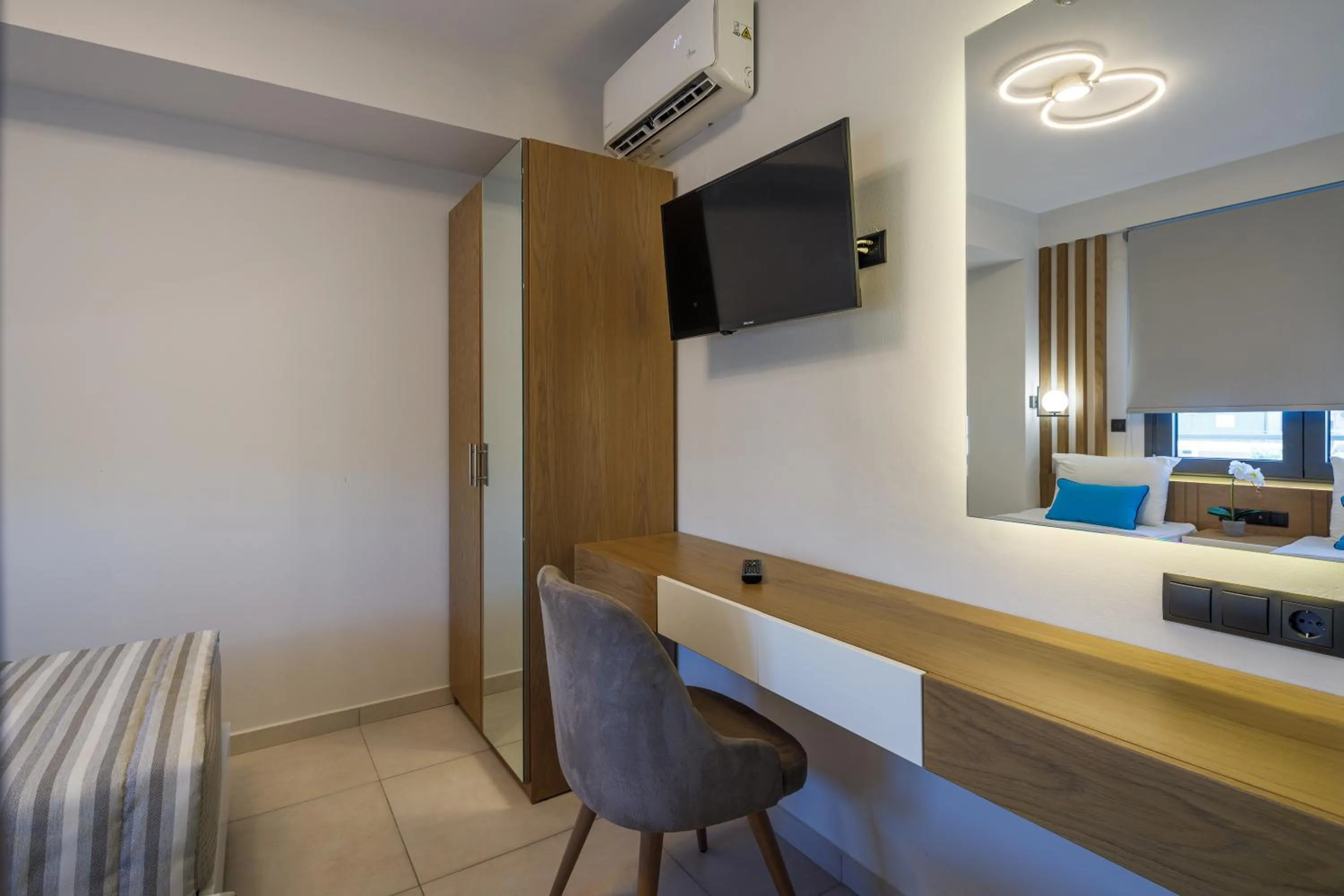 Bedroom in BISALTAE SEASIDE SUITES