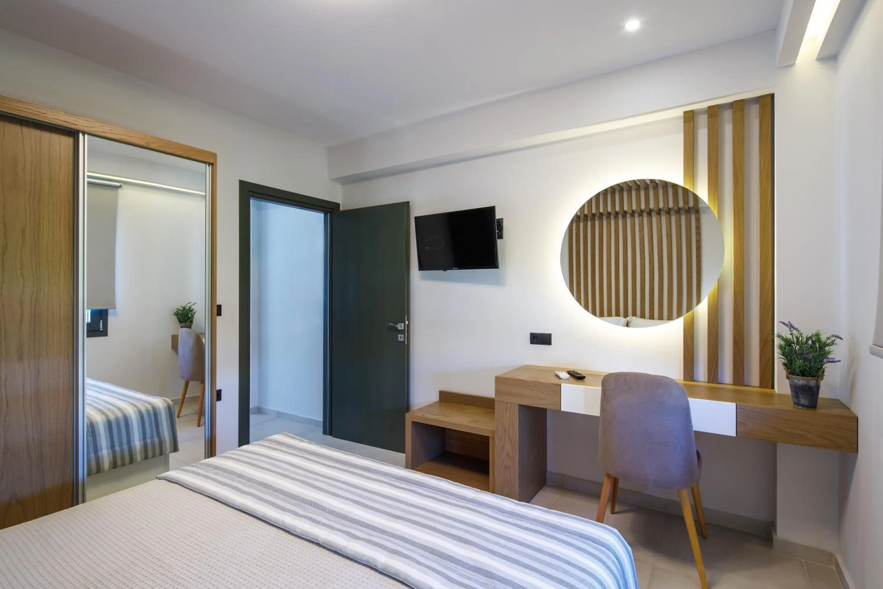 Bed in BISALTAE SEASIDE SUITES