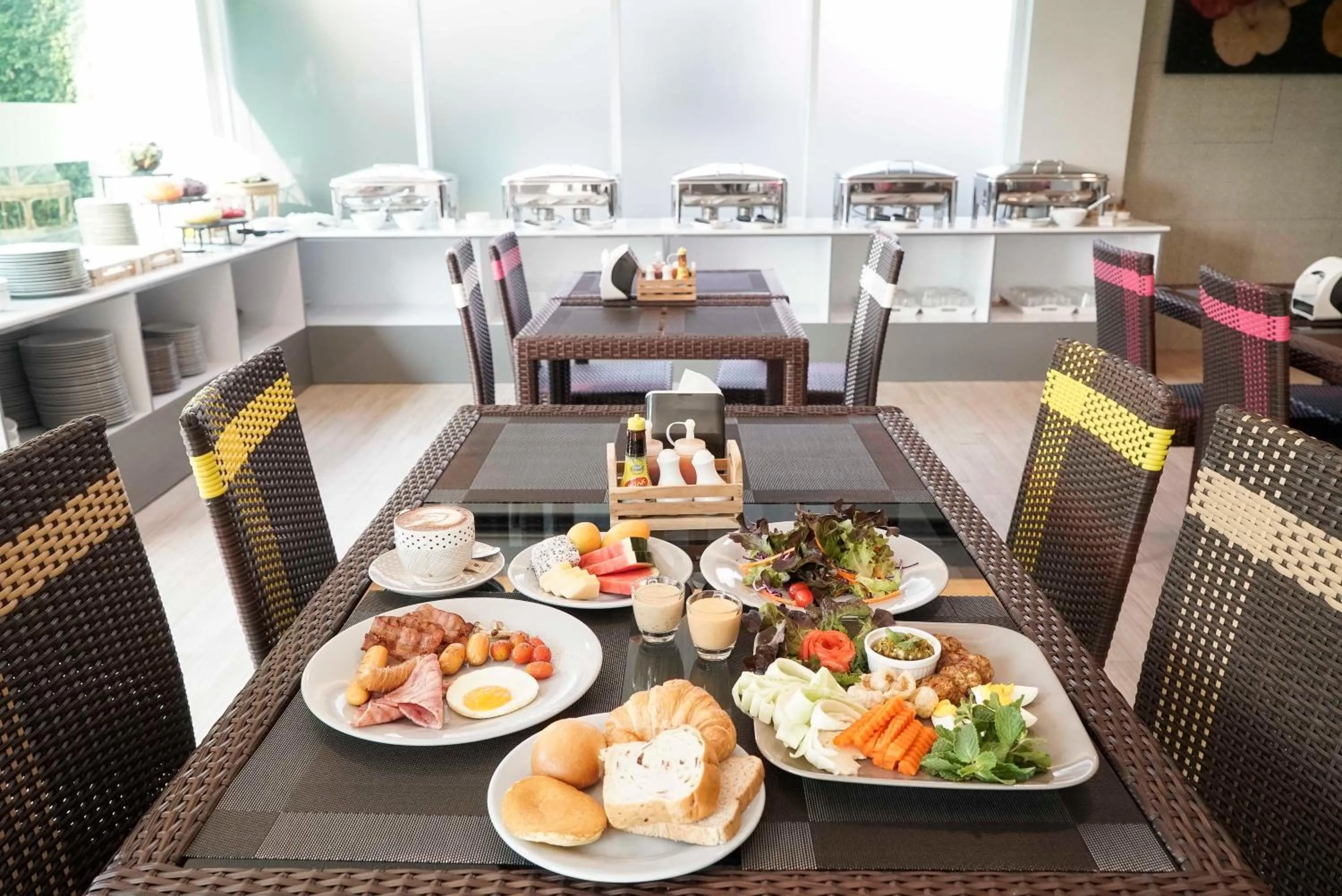 Restaurant/places to eat in Nantra Chiangmai Riverfront Hotel